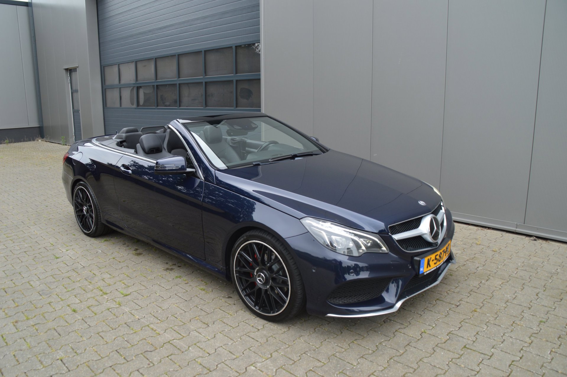 Foto van Mercedes-Benz E 320