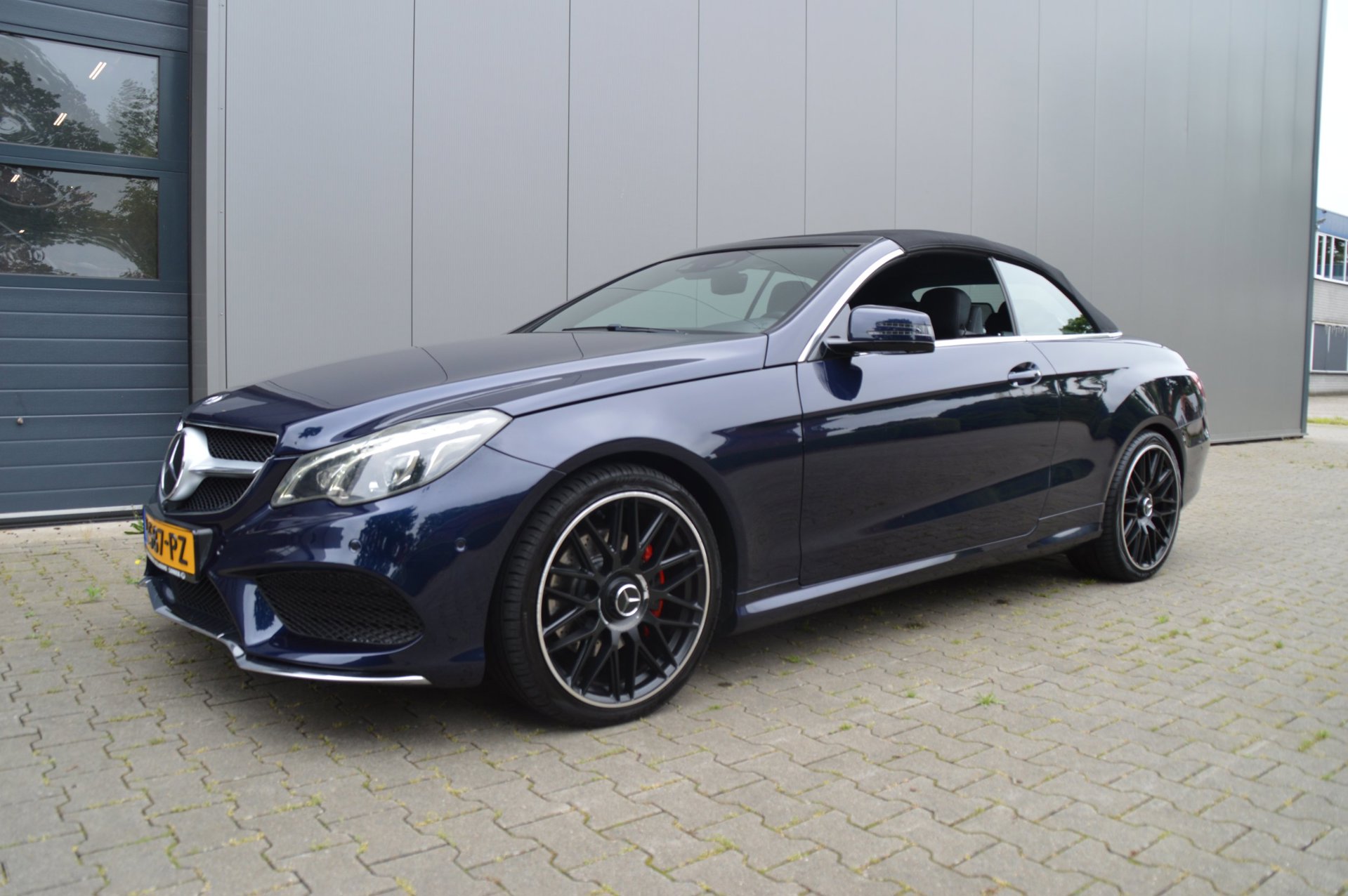 Foto van Mercedes-Benz E 320