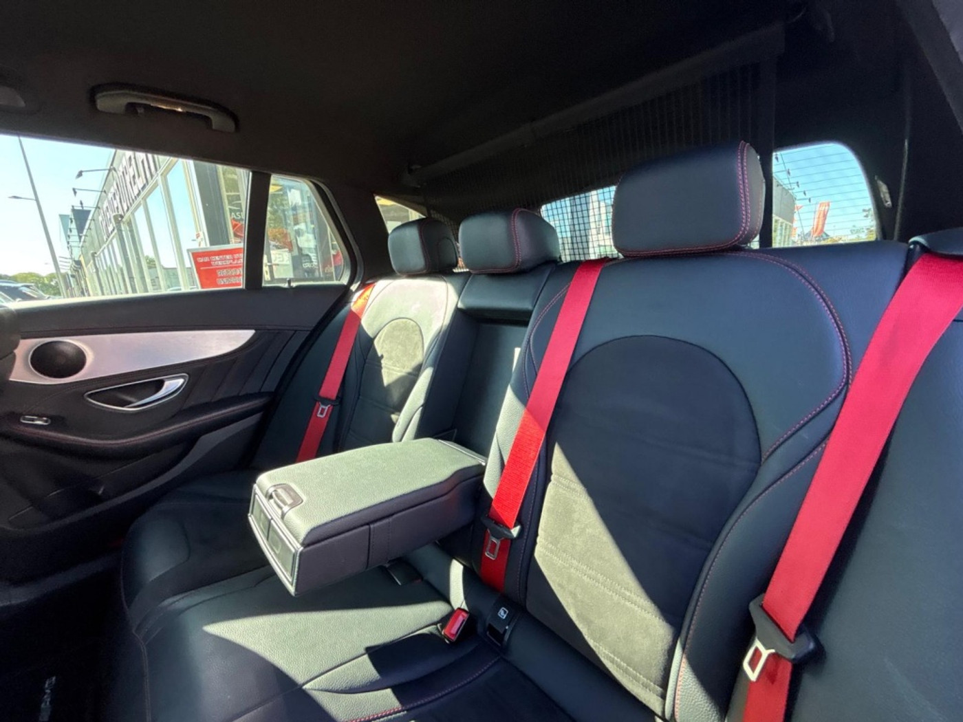 Foto van Mercedes-Benz AMG C 43
