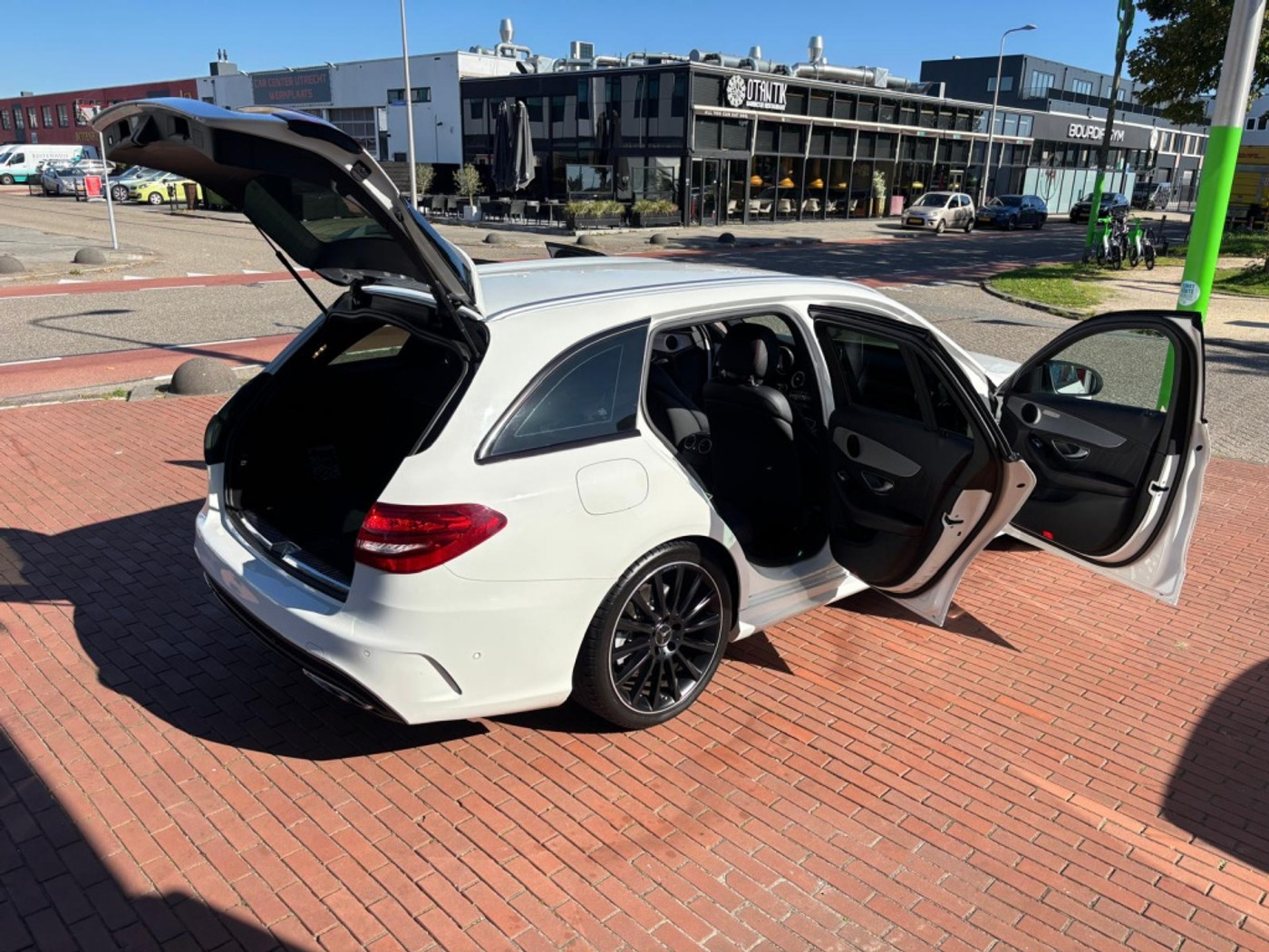 Foto van Mercedes-Benz AMG C 43
