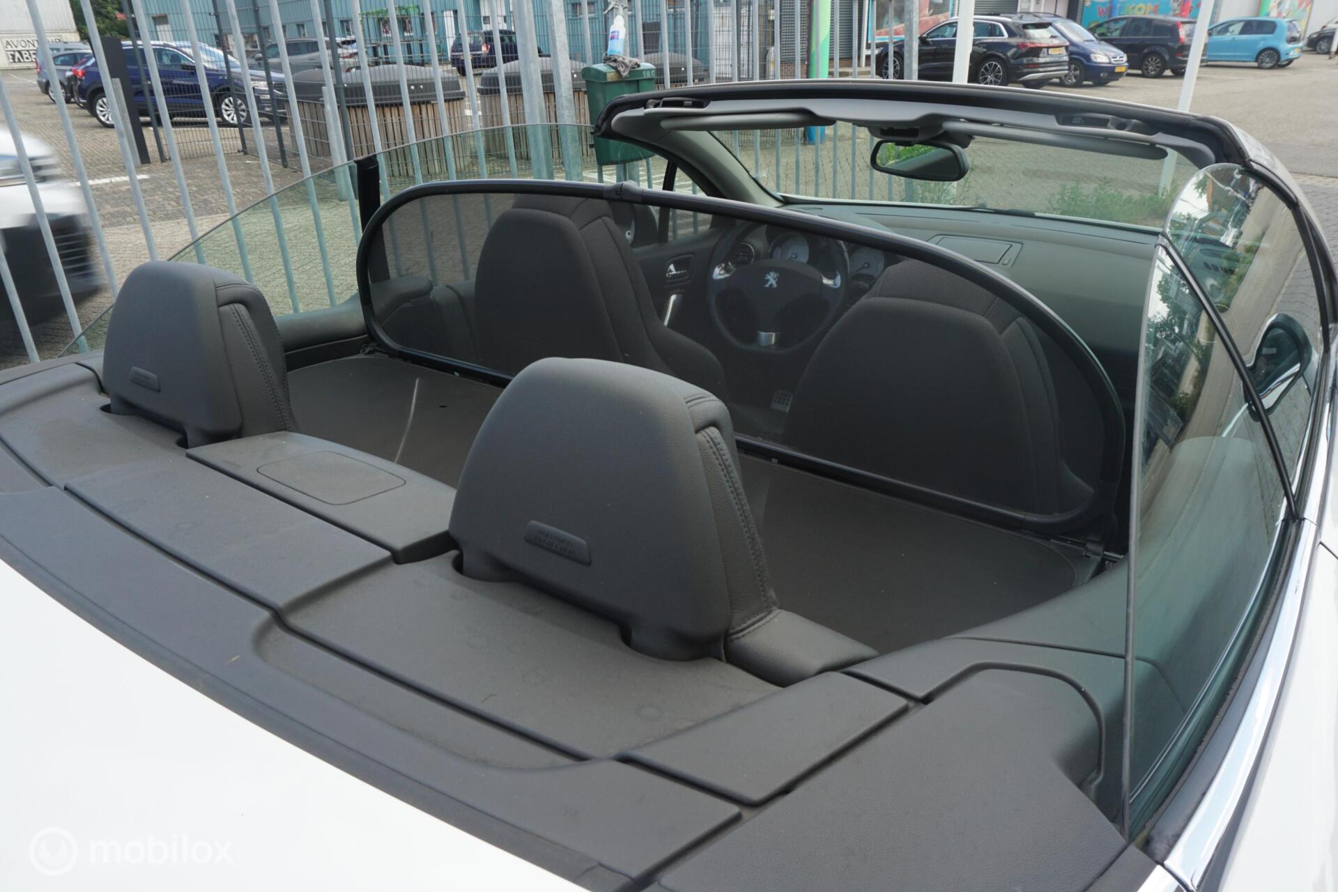 Foto van Peugeot 308 CC