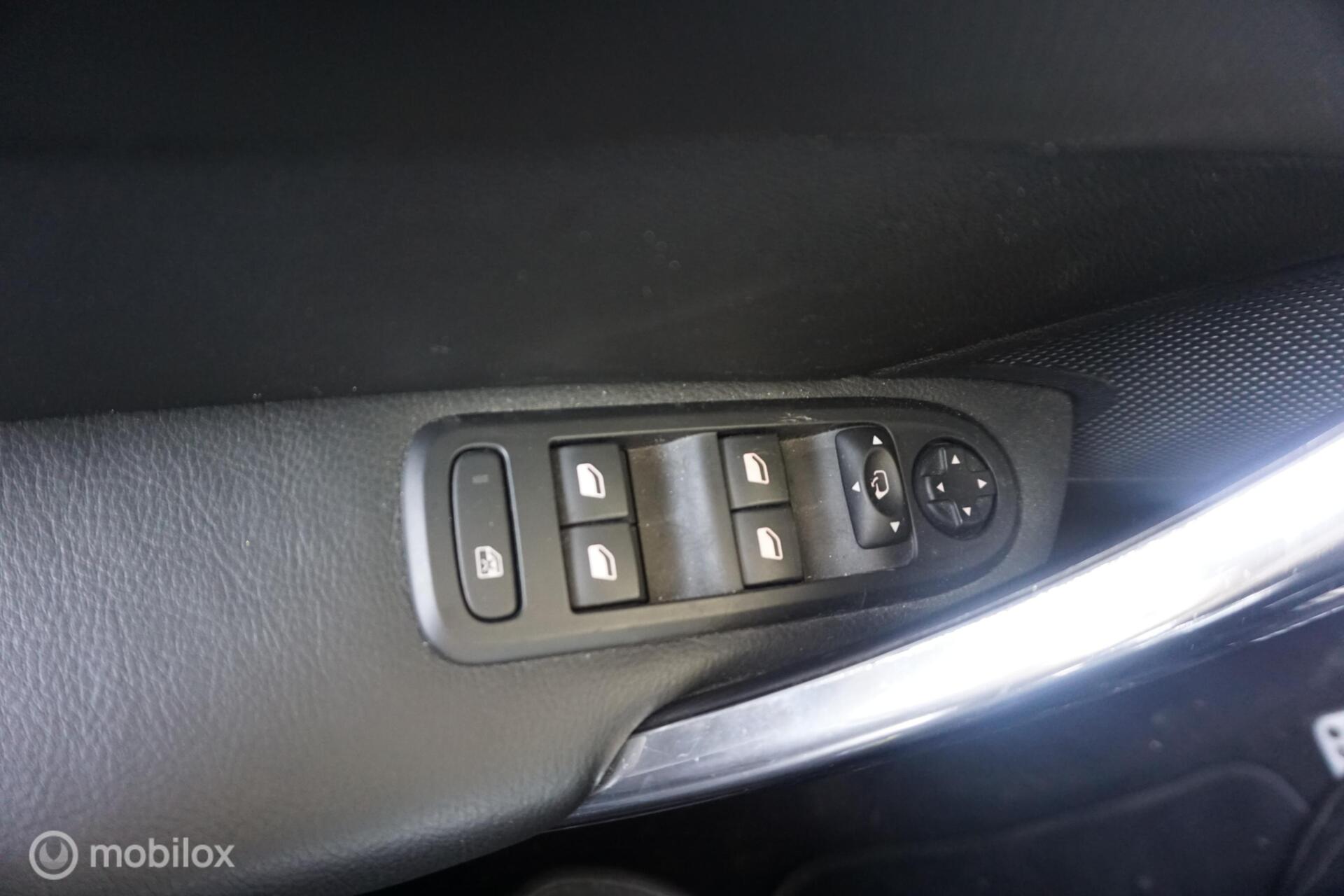 Foto van Peugeot 308 CC