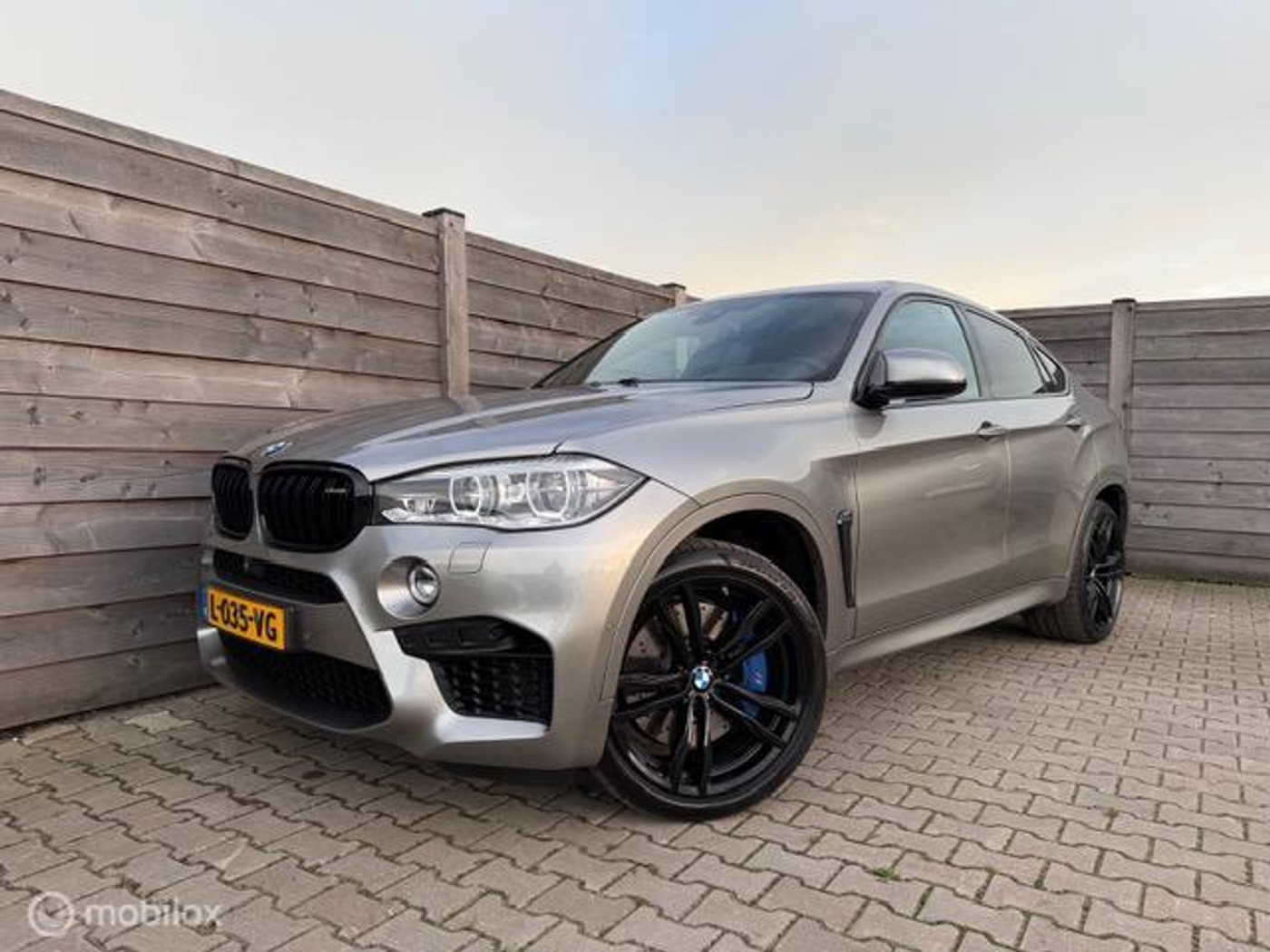 BMW X6 M M 4.4 V8 575PK Pano-Head.up-Trekhaak-Memory-B&O 2016 - voorkant