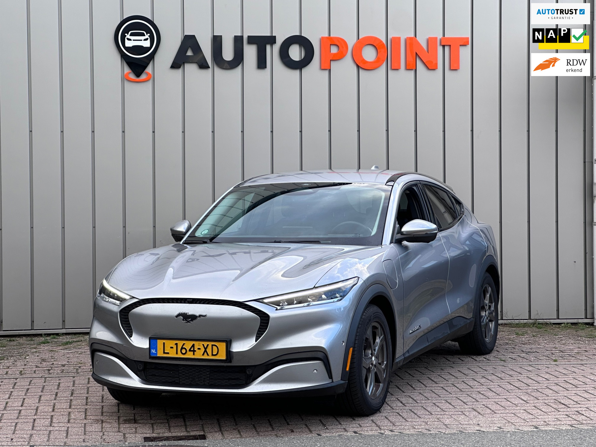Ford Mustang Mach-e Extended RWD 98 kWh TREKHAAK B&O LEER DEALER OND 2021 - voorkant