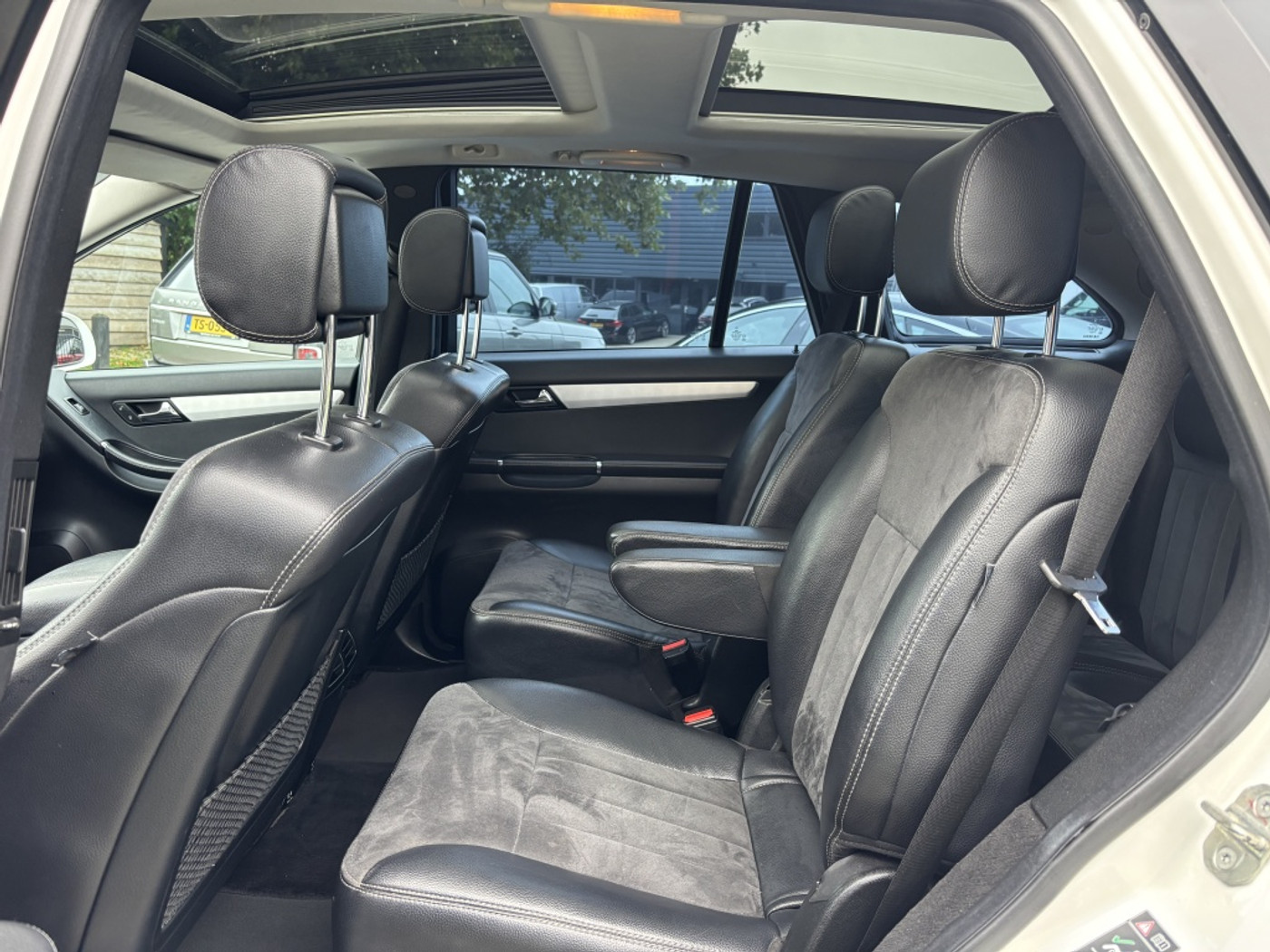 Foto van Mercedes-Benz R 500 4Matic