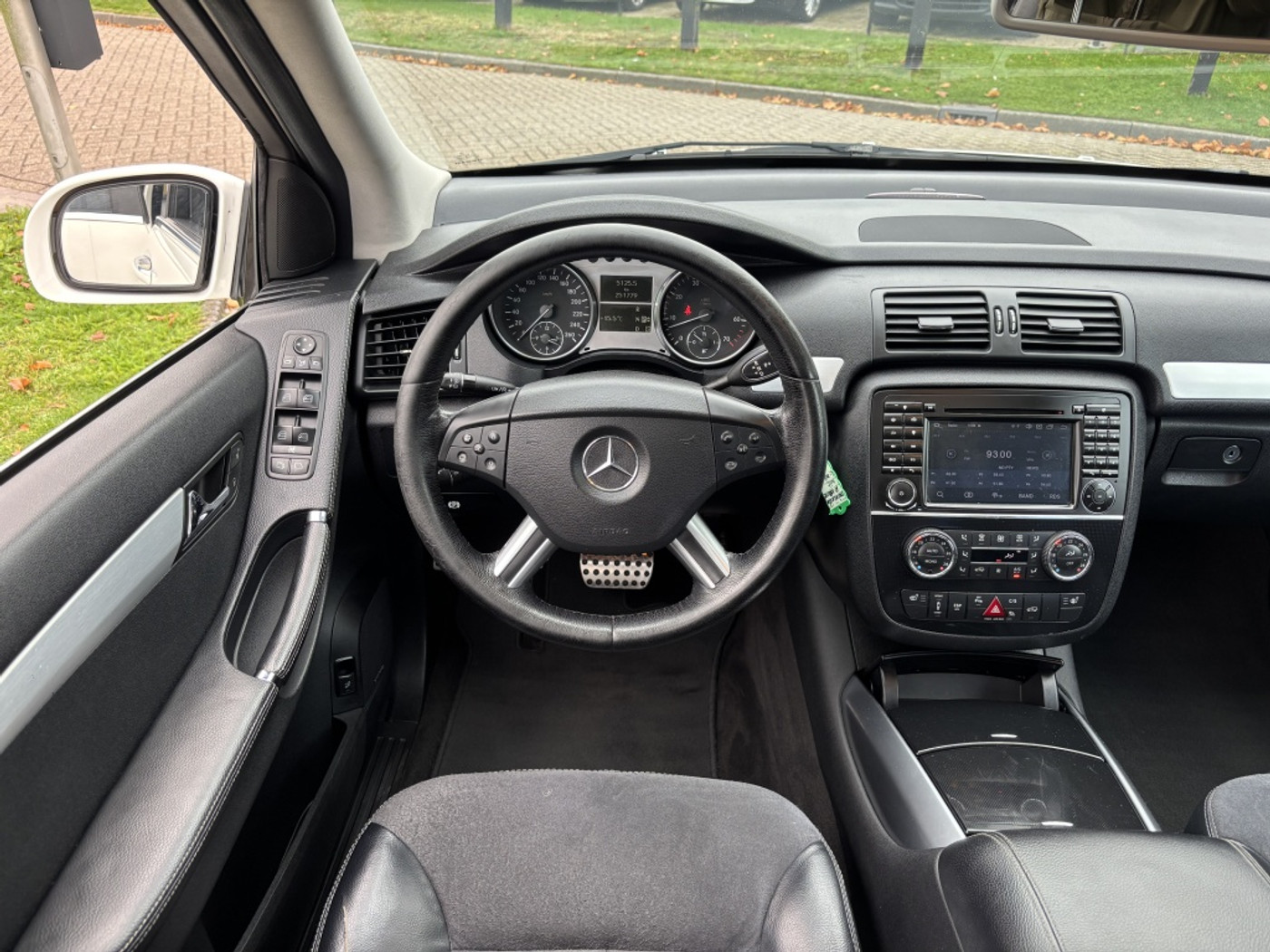 Foto van Mercedes-Benz R 500 4Matic