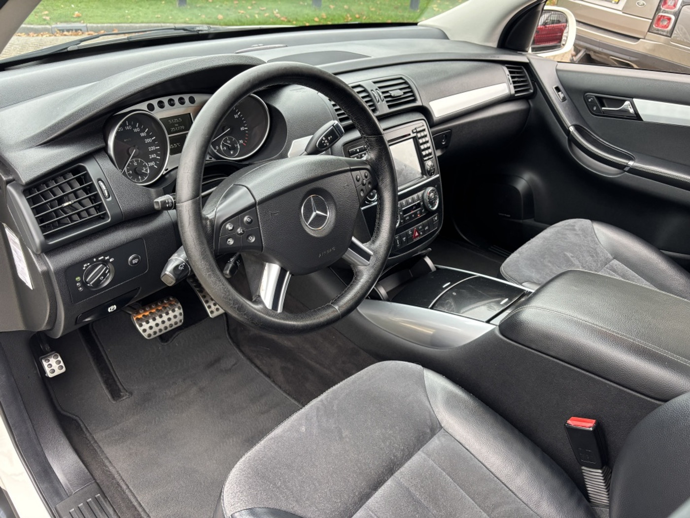 Foto van Mercedes-Benz R 500 4Matic