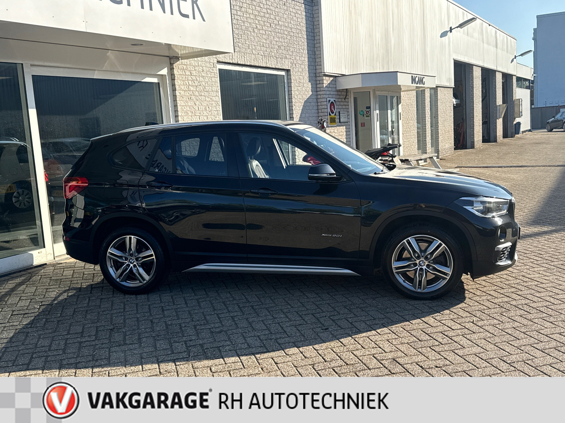 Foto van BMW X1 Xdrive20i