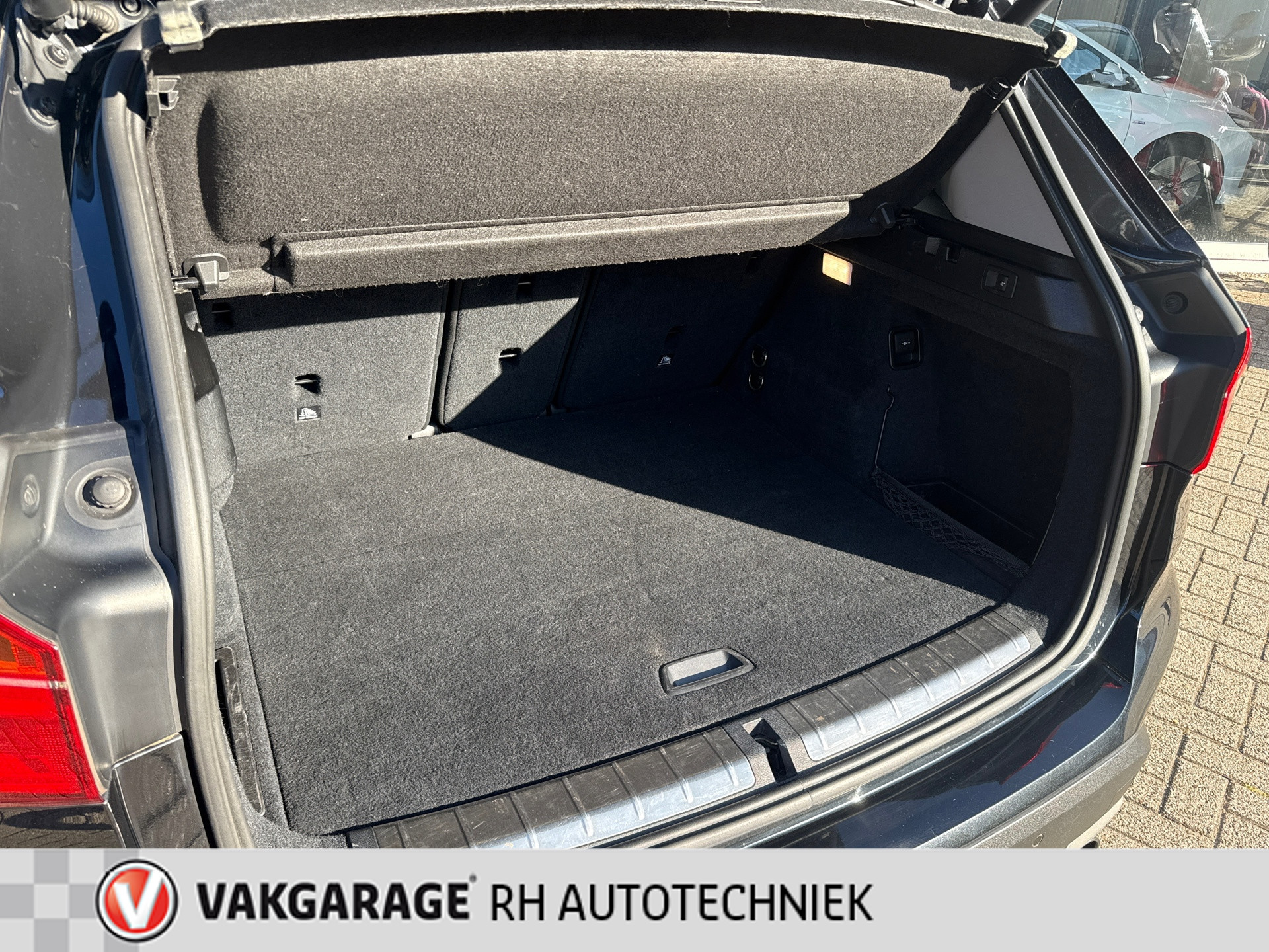 Foto van BMW X1 Xdrive20i