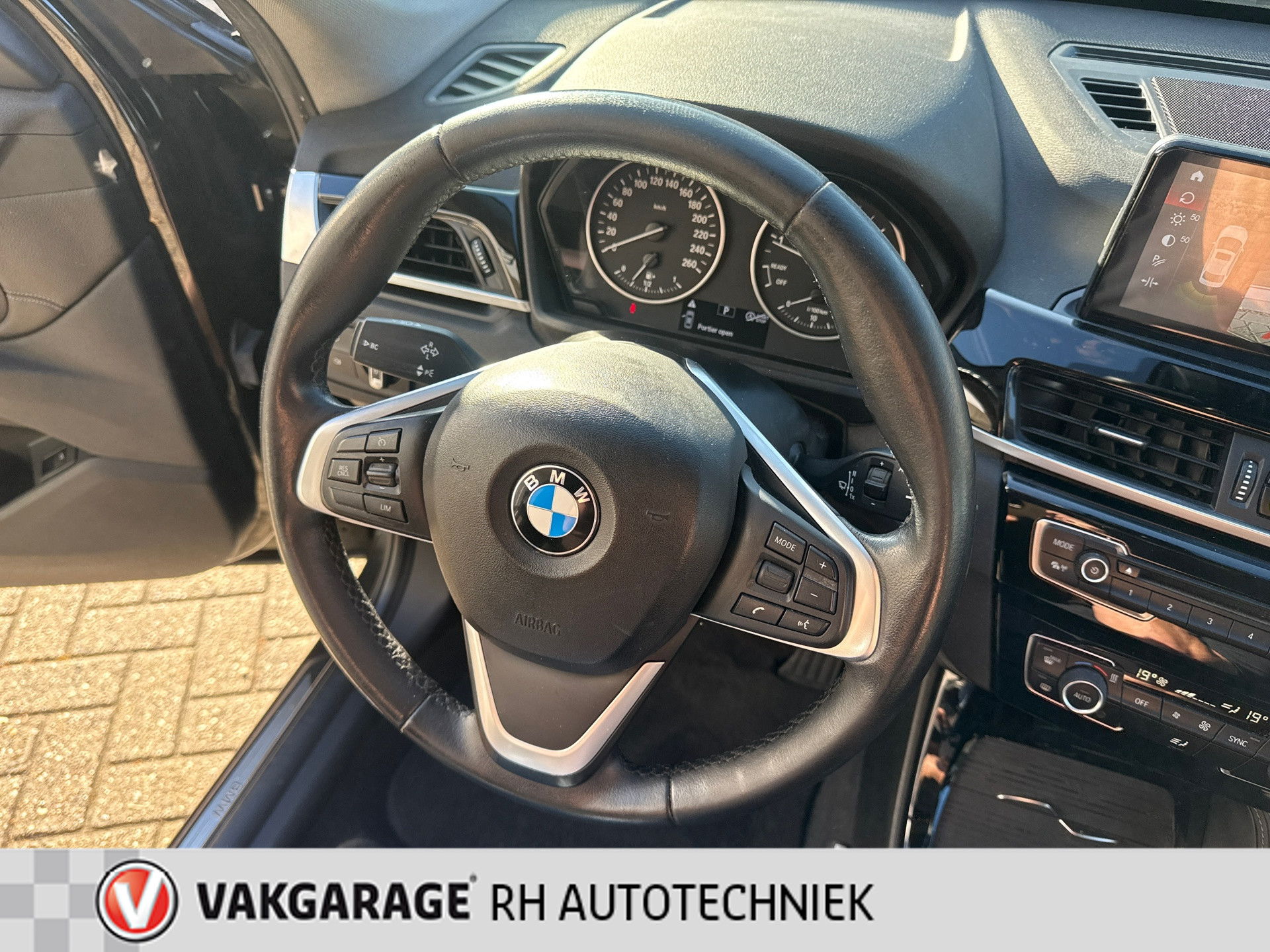 Foto van BMW X1 Xdrive20i