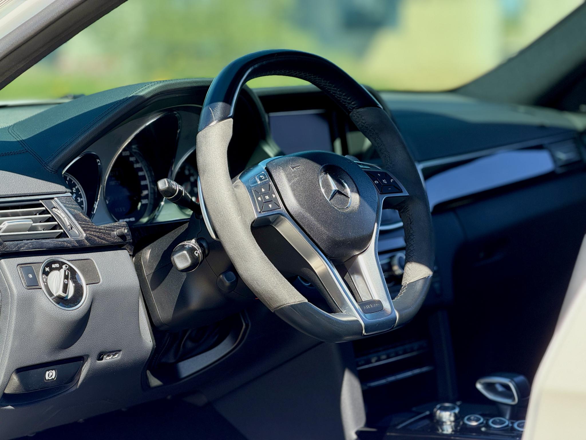 Foto van Mercedes-Benz E 63 AMG