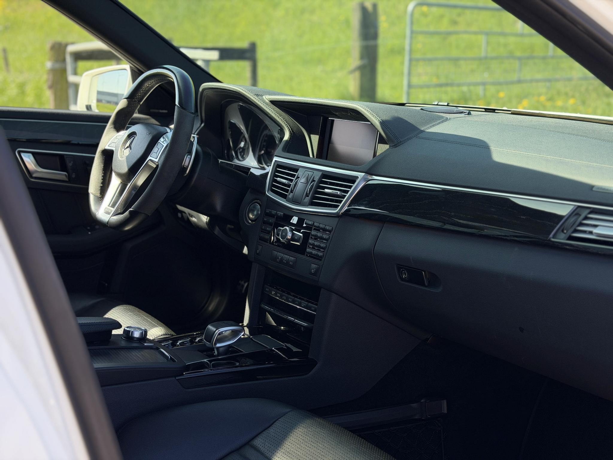 Foto van Mercedes-Benz E 63 AMG