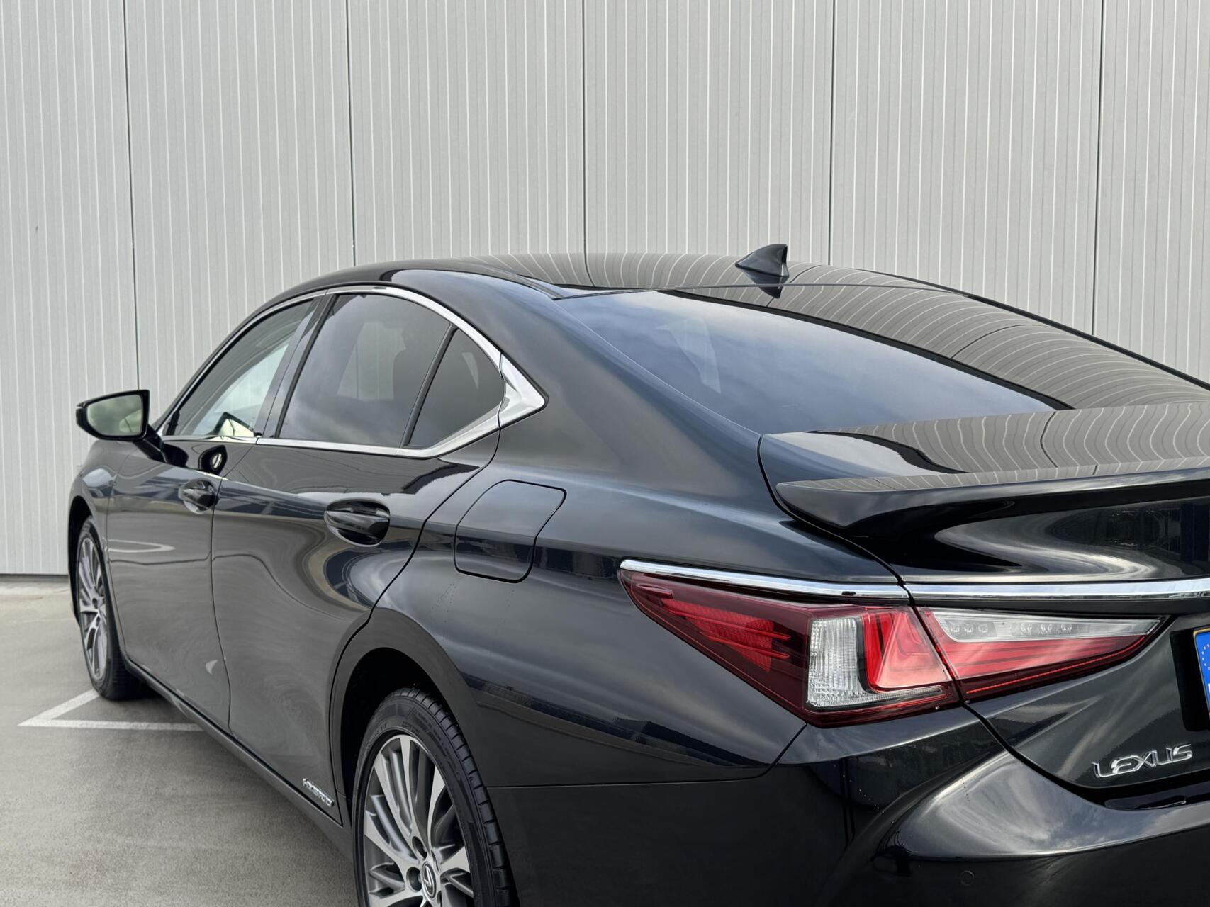 Foto van Lexus Lexus Es300h
