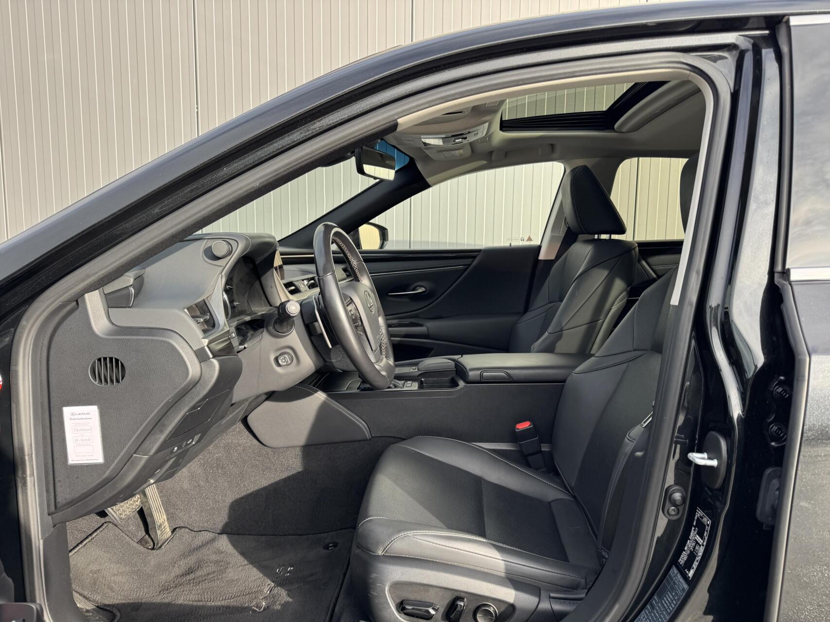 Foto van Lexus Lexus Es300h