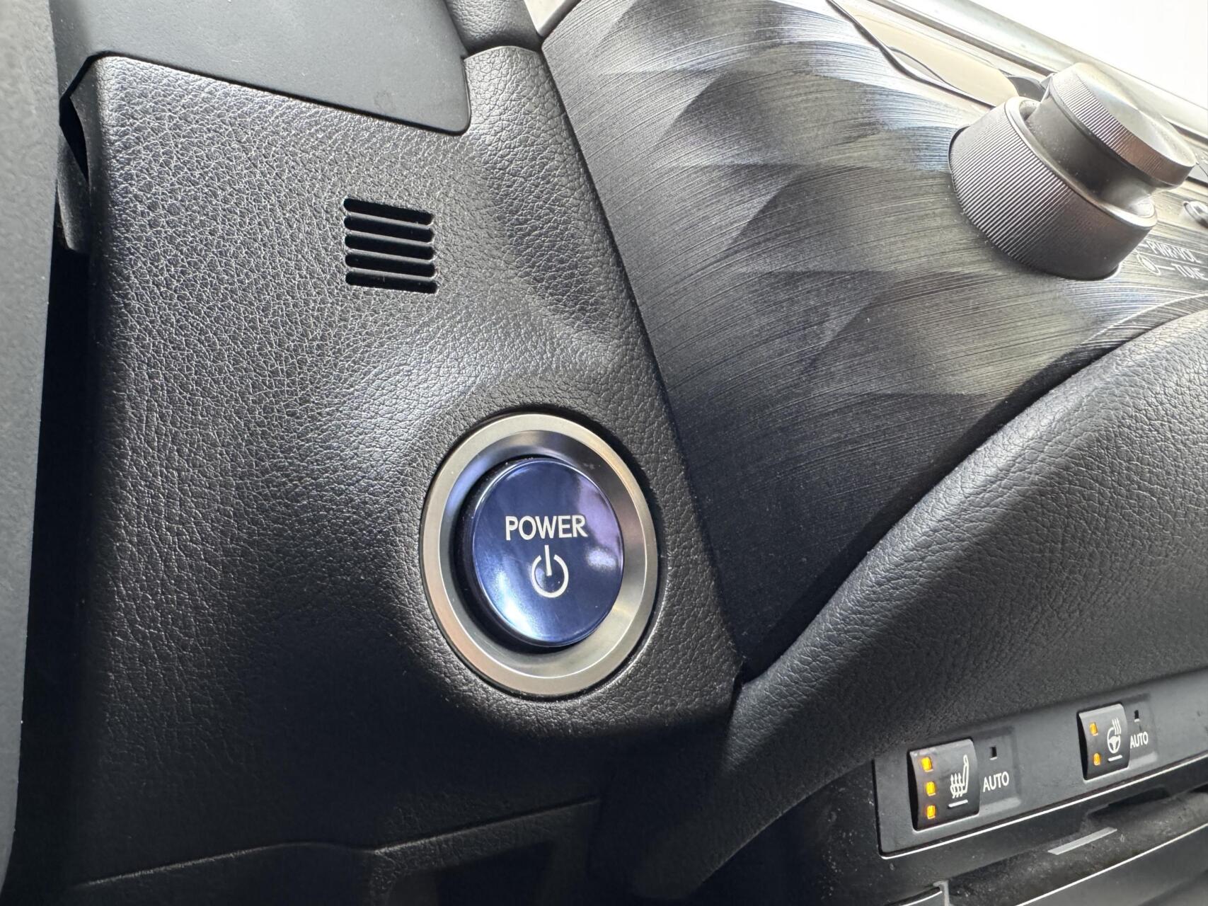 Foto van Lexus Lexus Es300h
