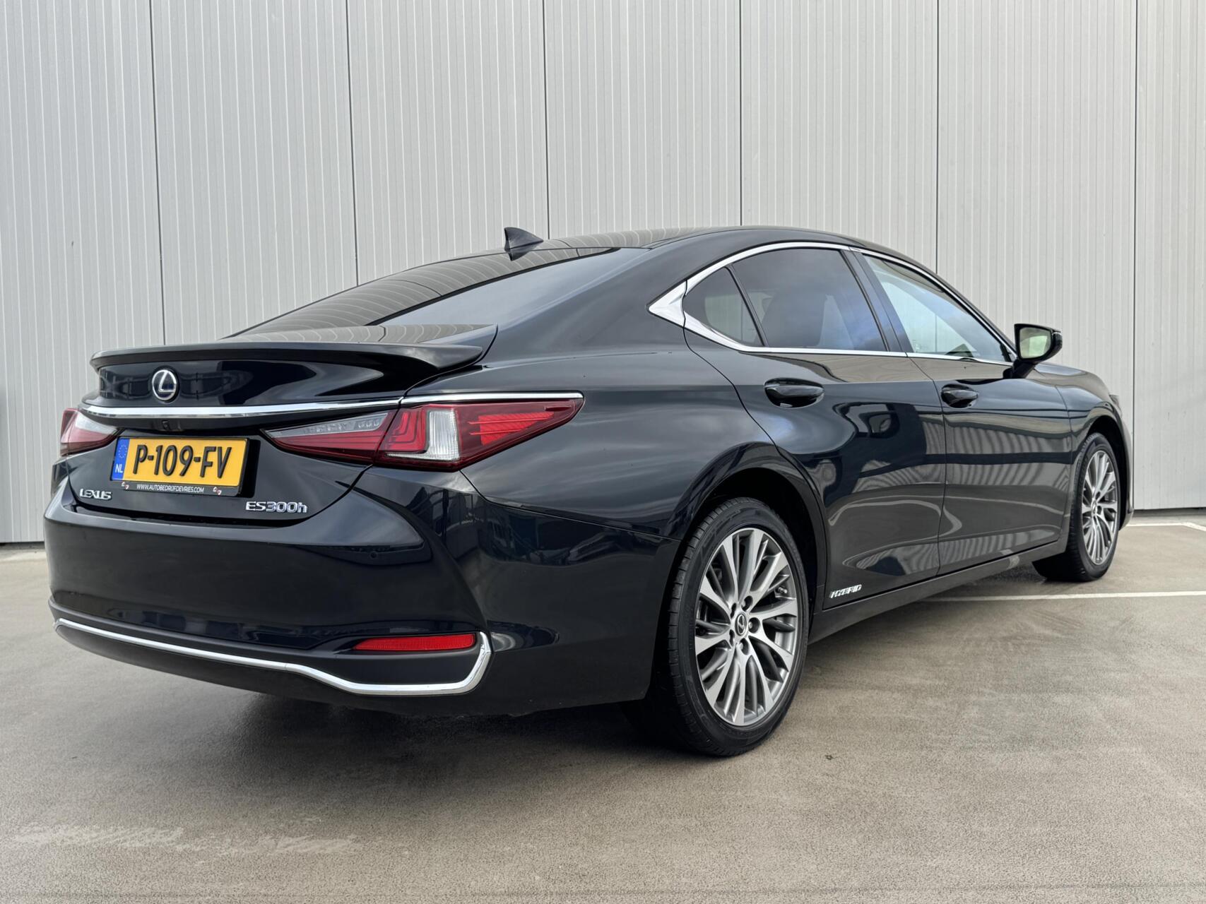 Foto van Lexus Lexus Es300h