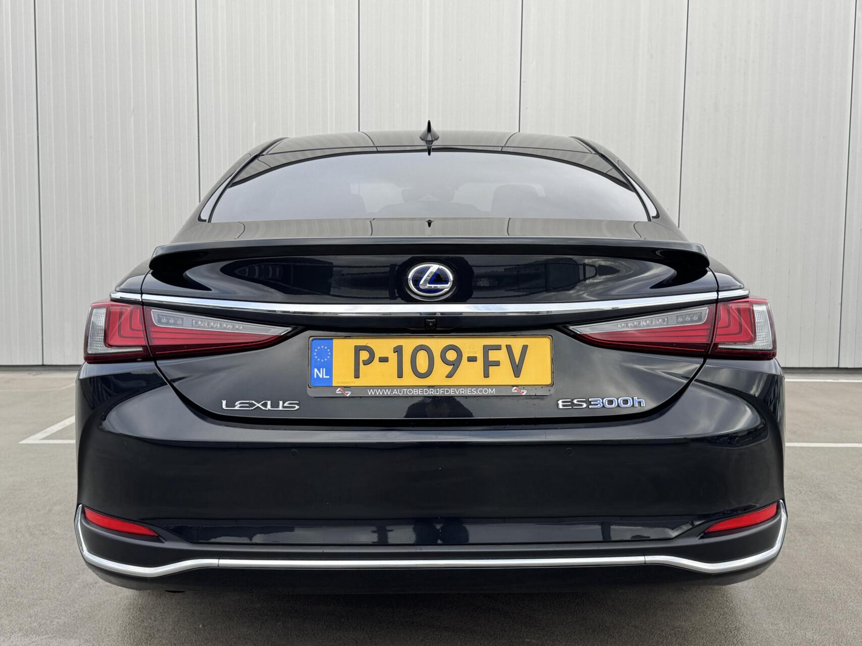 Foto van Lexus Lexus Es300h