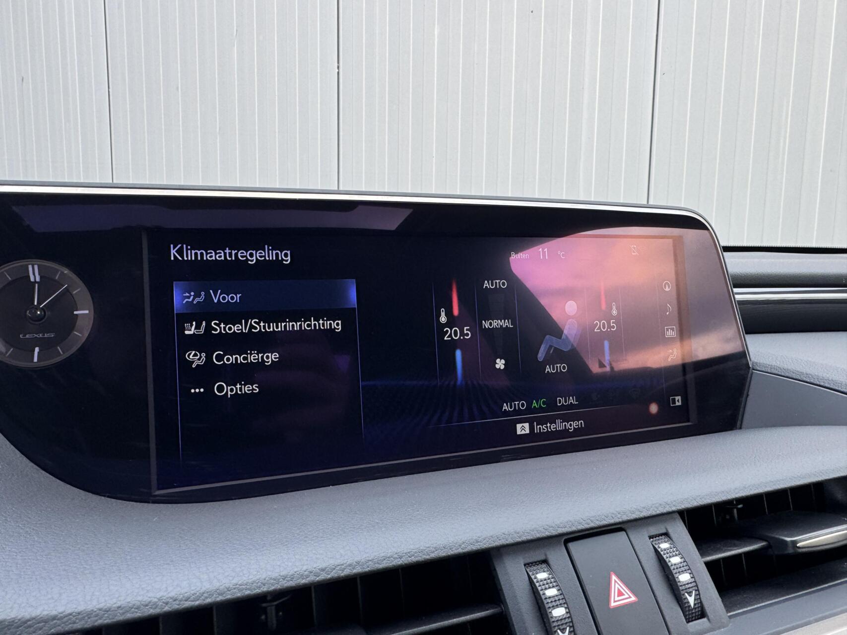 Foto van Lexus Lexus Es300h