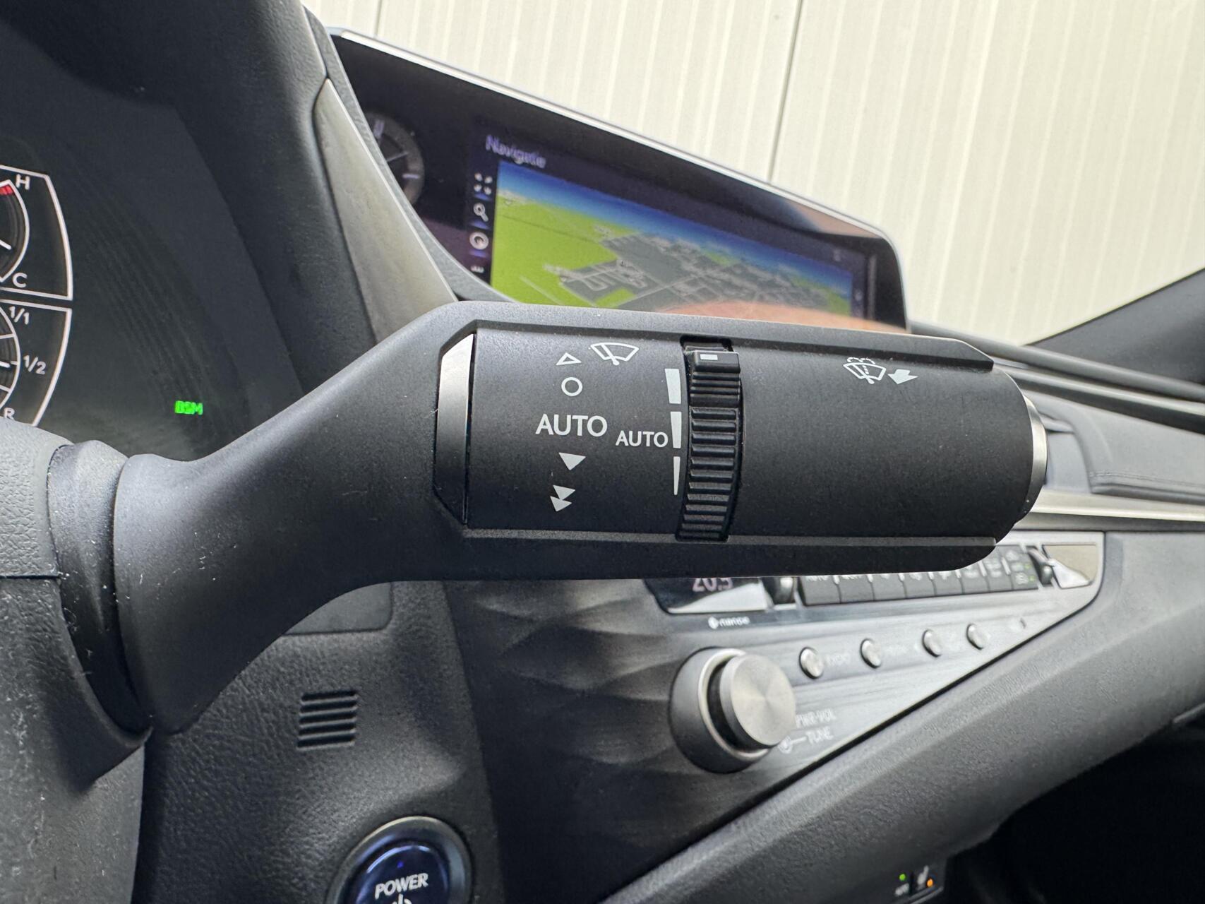 Foto van Lexus Lexus Es300h