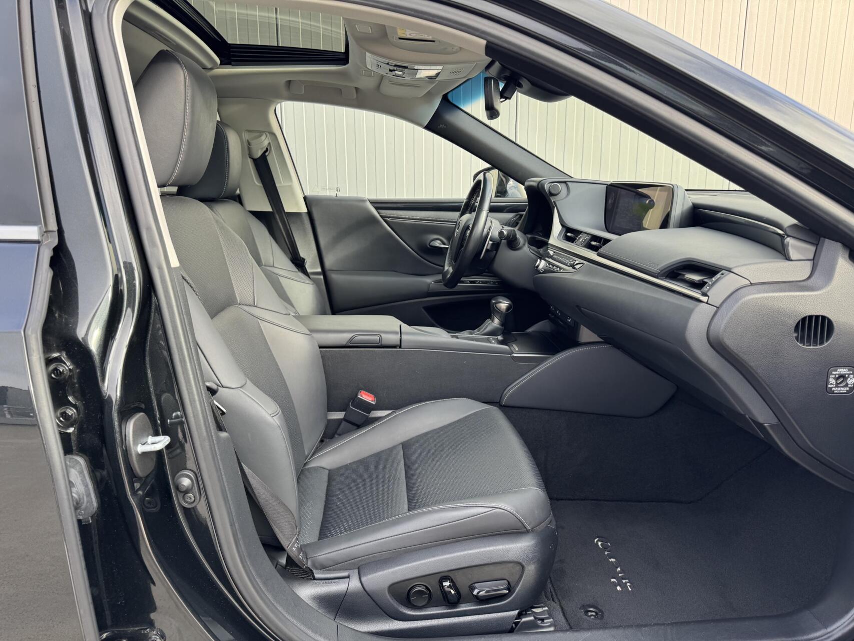 Foto van Lexus Lexus Es300h