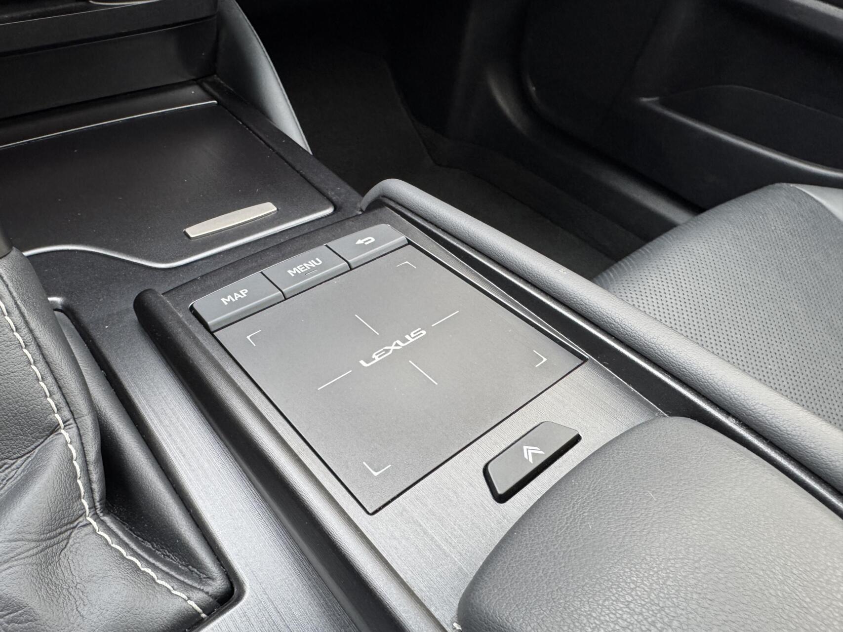 Foto van Lexus Lexus Es300h