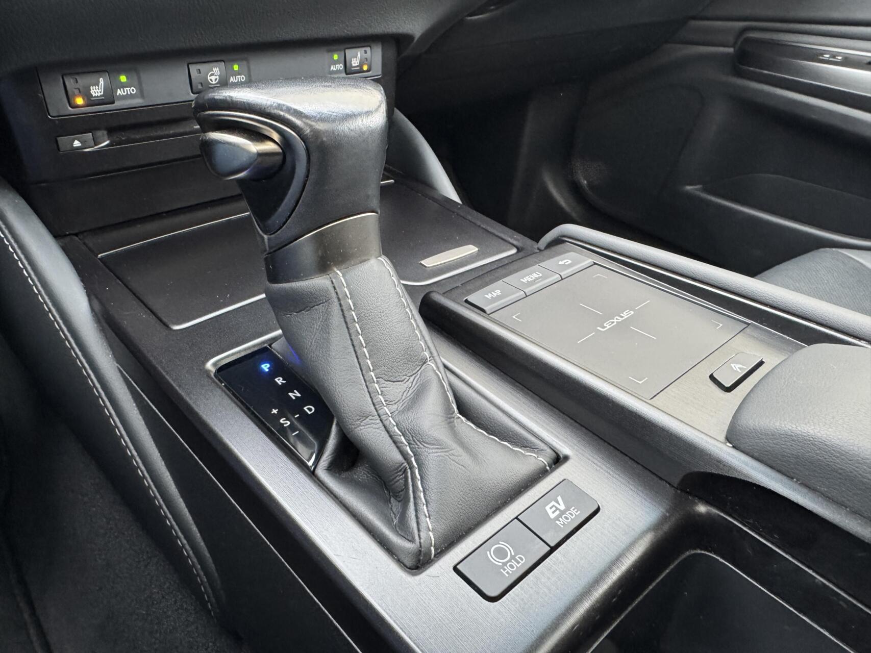 Foto van Lexus Lexus Es300h