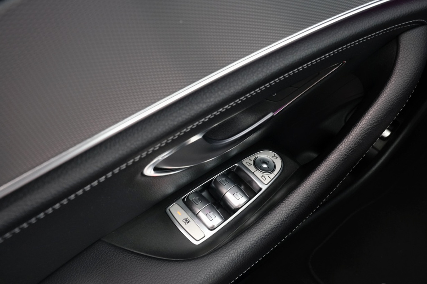 Foto van Mercedes-Benz E 250
