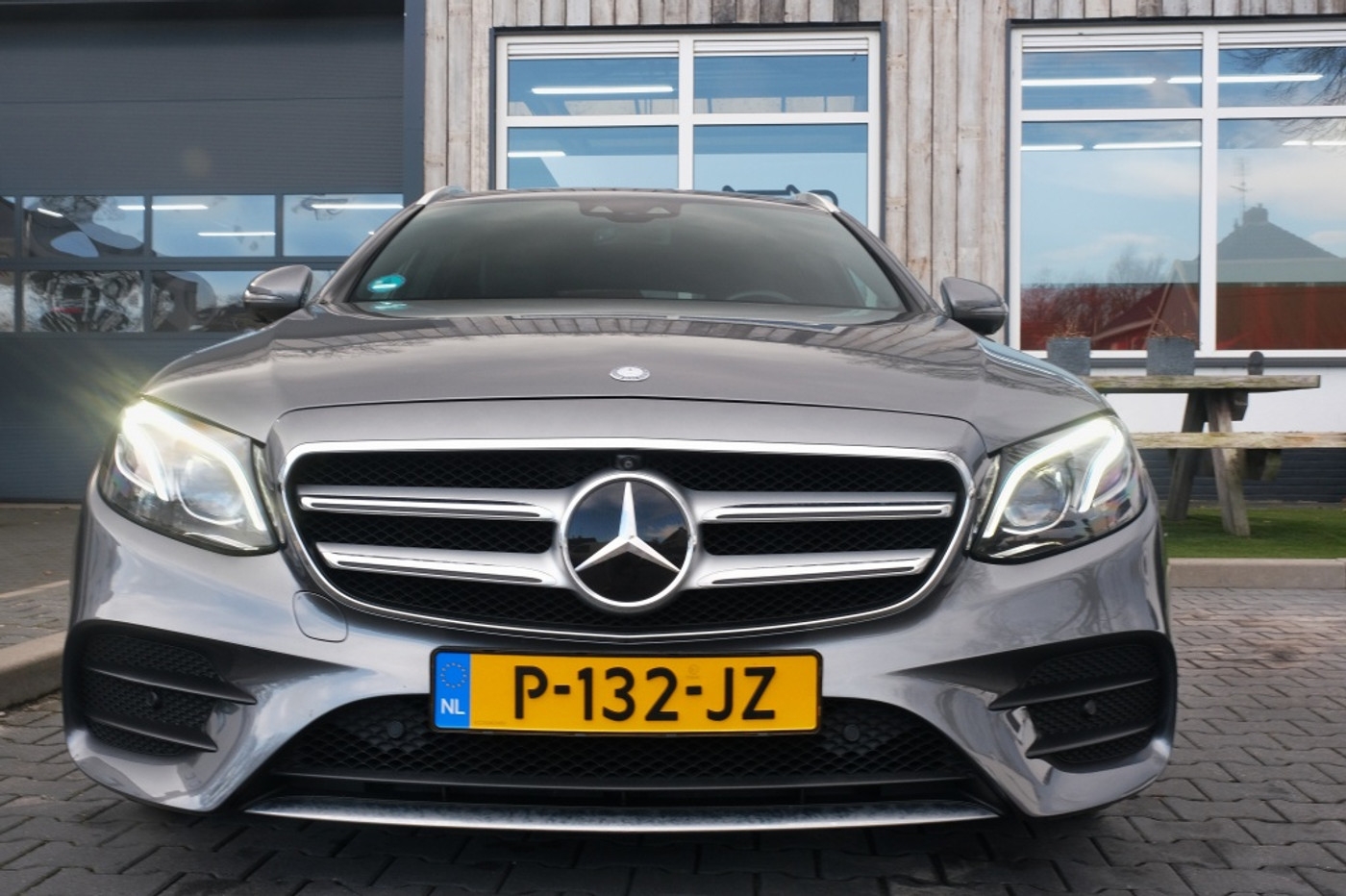 Foto van Mercedes-Benz E 250