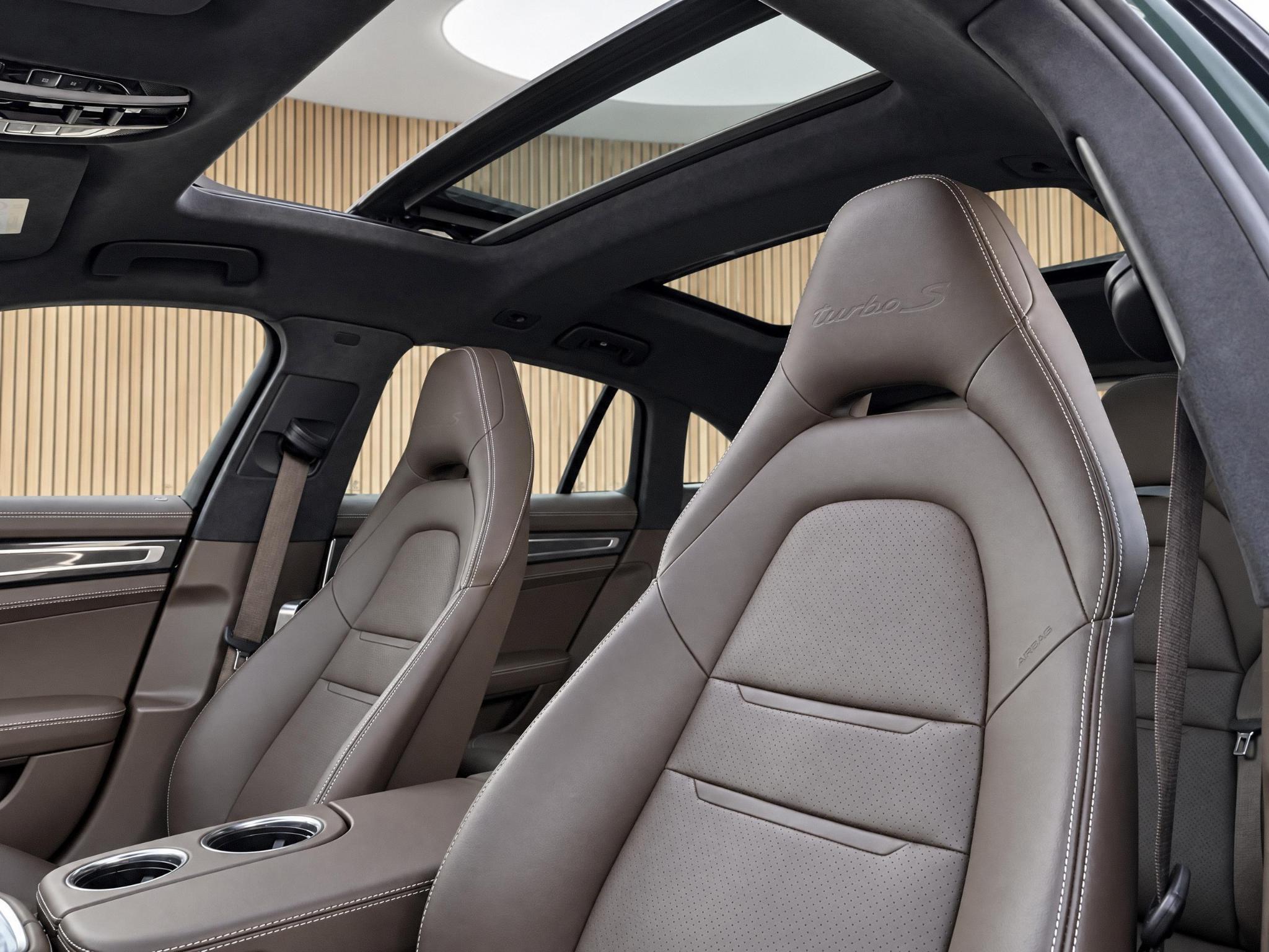 Foto van Porsche Panamera Turbo S E-hybrid