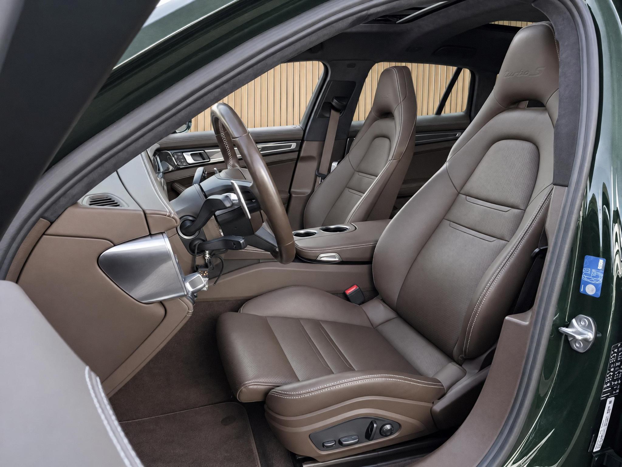 Foto van Porsche Panamera Turbo S E-hybrid