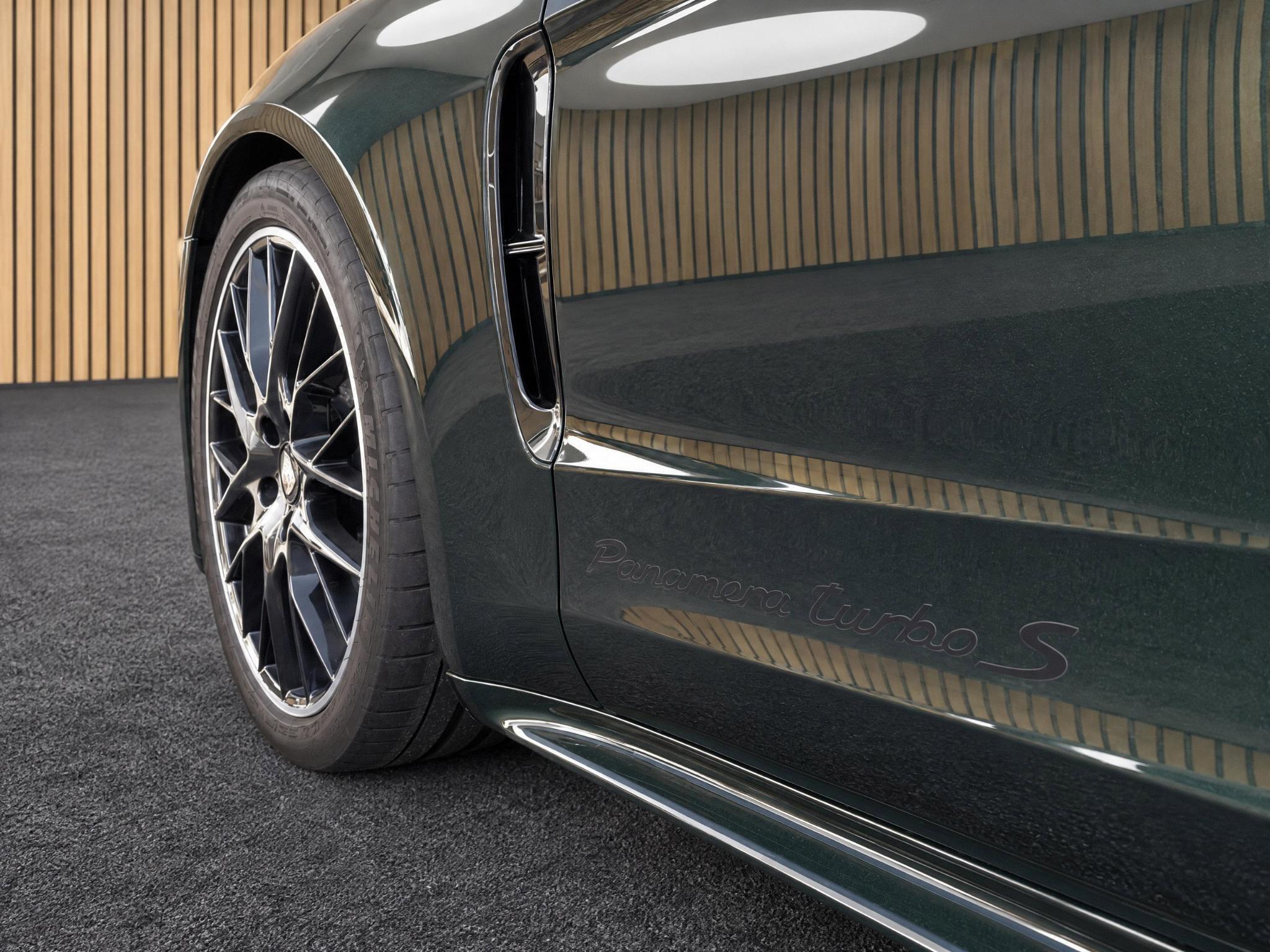 Foto van Porsche Panamera Turbo S E-hybrid