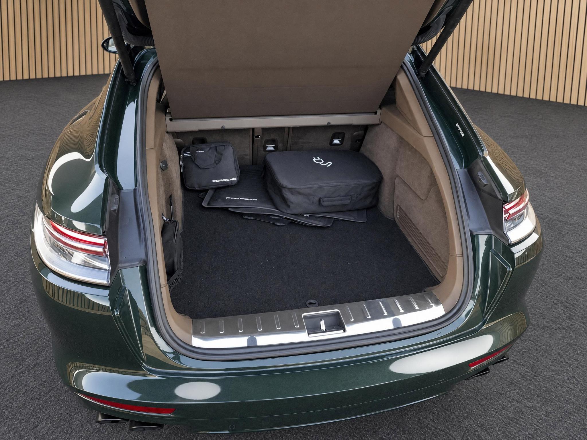 Foto van Porsche Panamera Turbo S E-hybrid