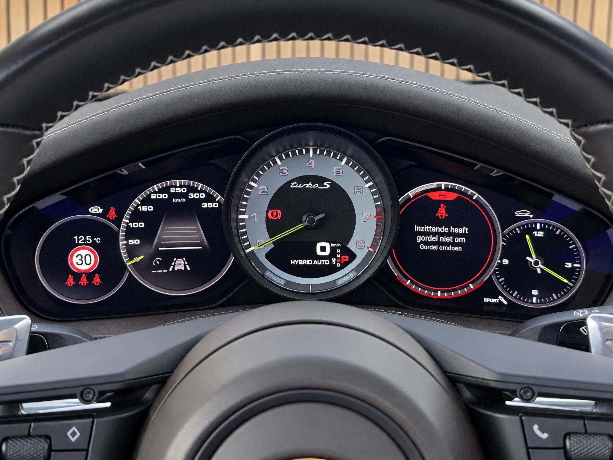 Foto van Porsche Panamera Turbo S E-hybrid