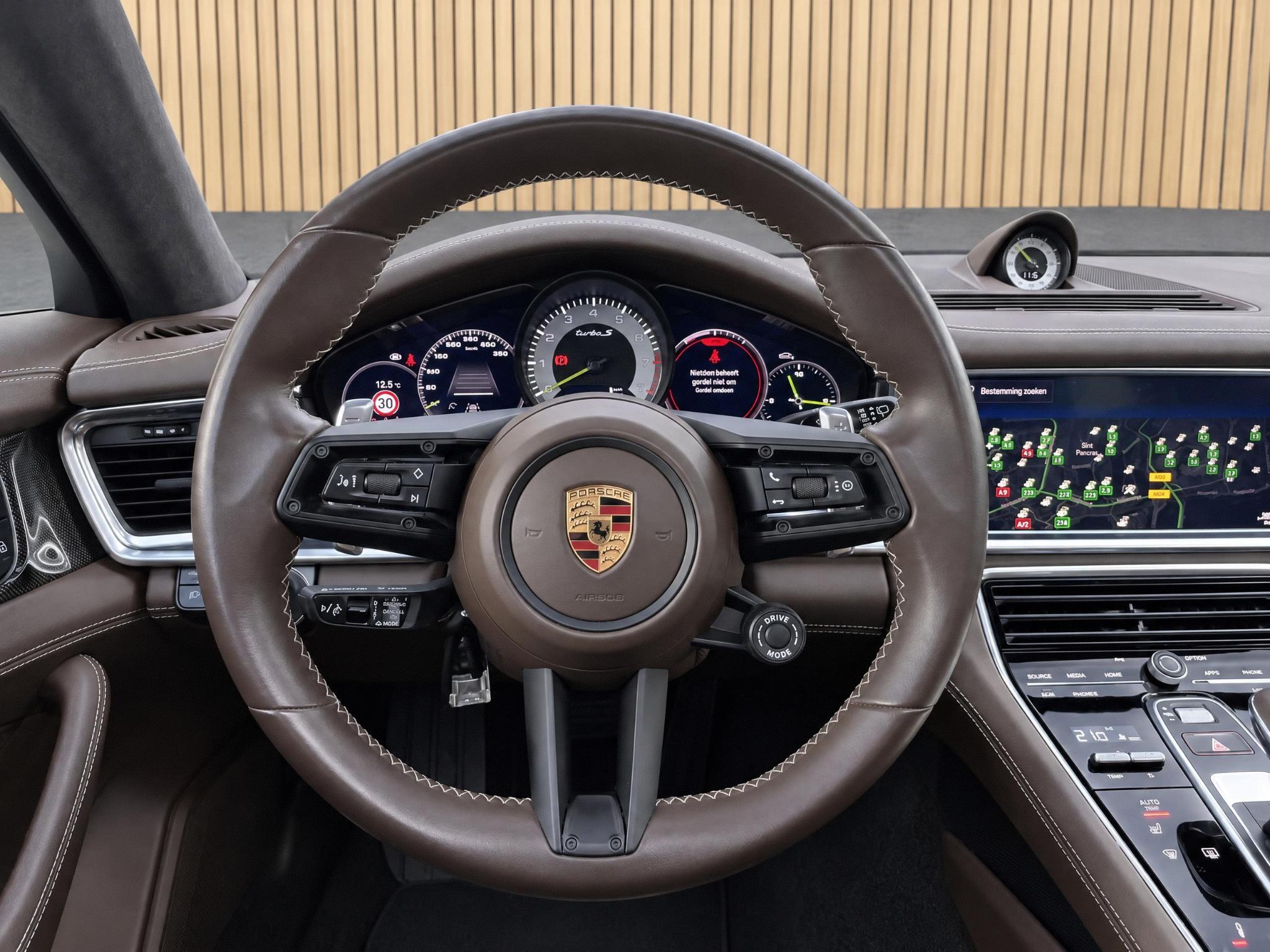 Foto van Porsche Panamera Turbo S E-hybrid