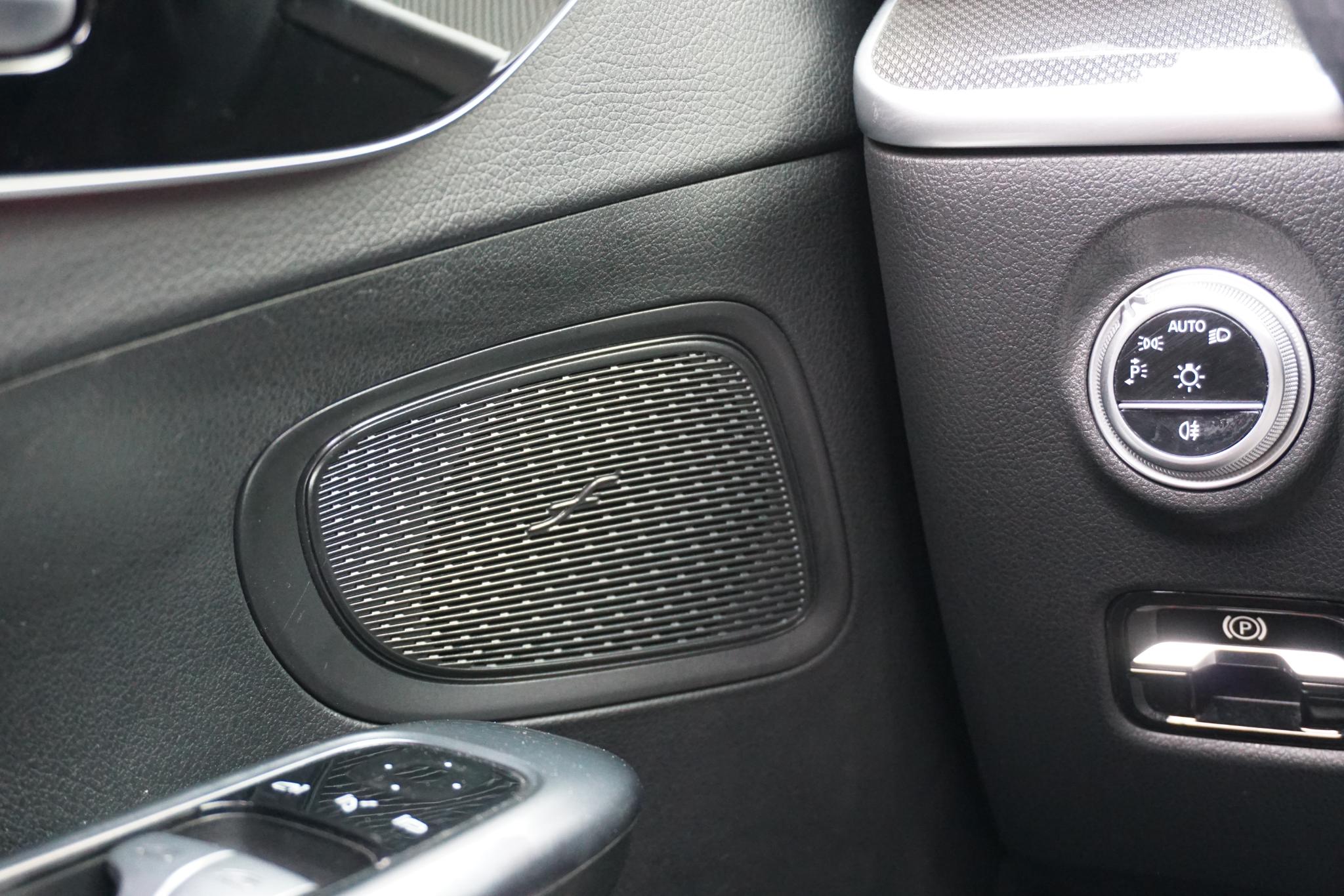 Foto van Mercedes-Benz C 300 E