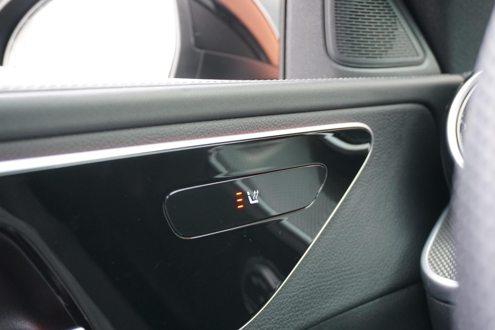 Foto van Mercedes-Benz C 300 E
