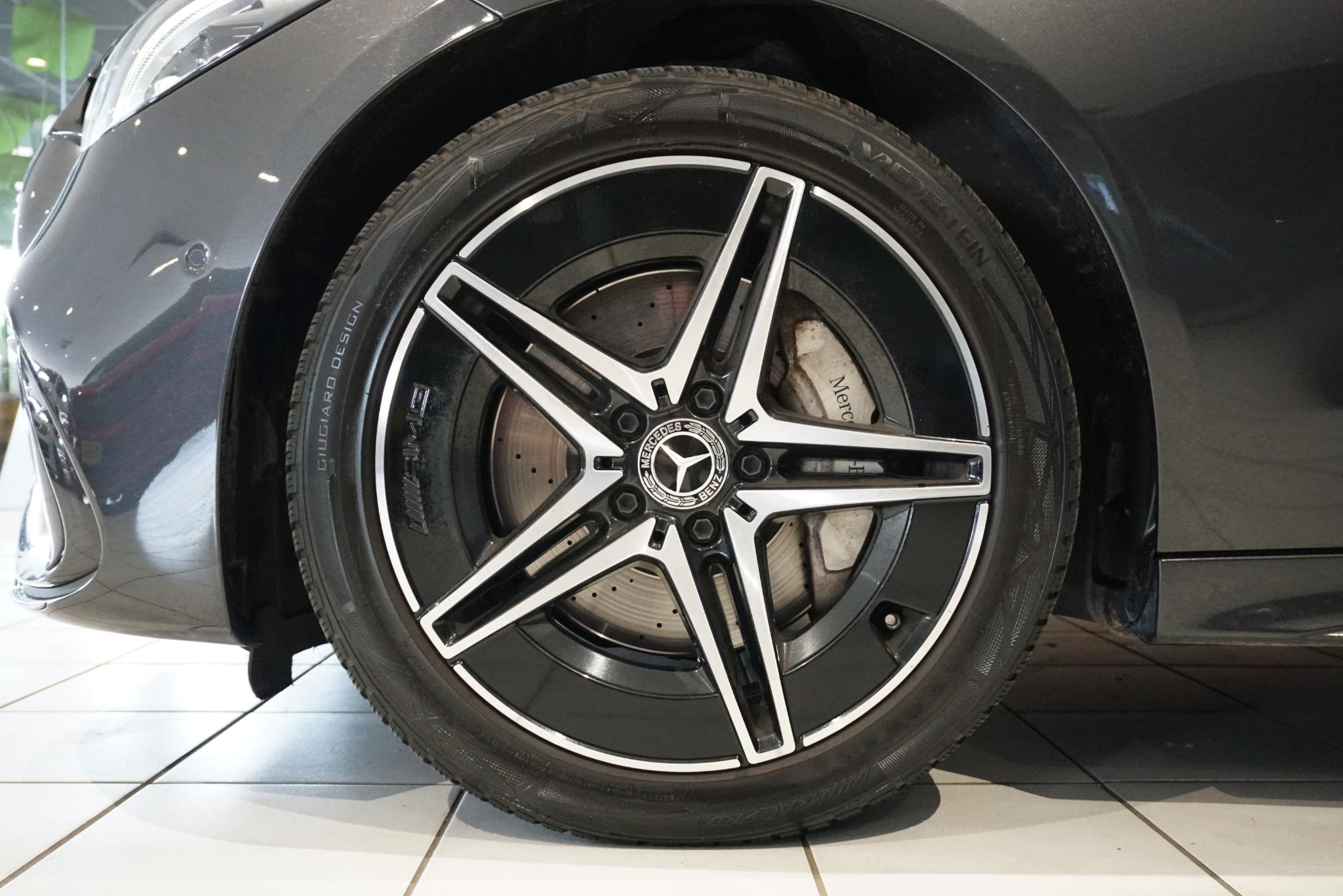 Foto van Mercedes-Benz C 300 E