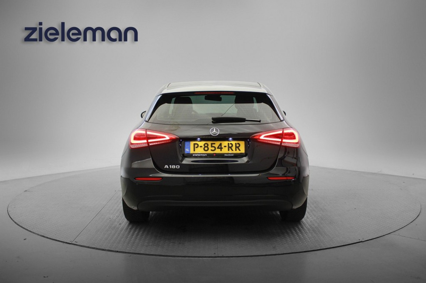 Foto van Mercedes-Benz A 180