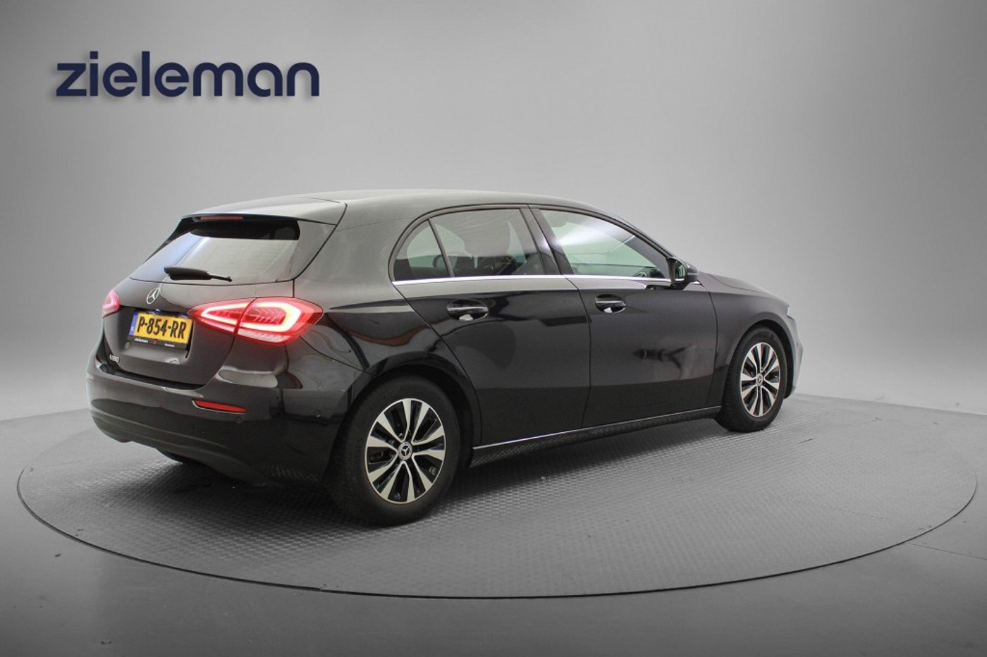 Foto van Mercedes-Benz A 180
