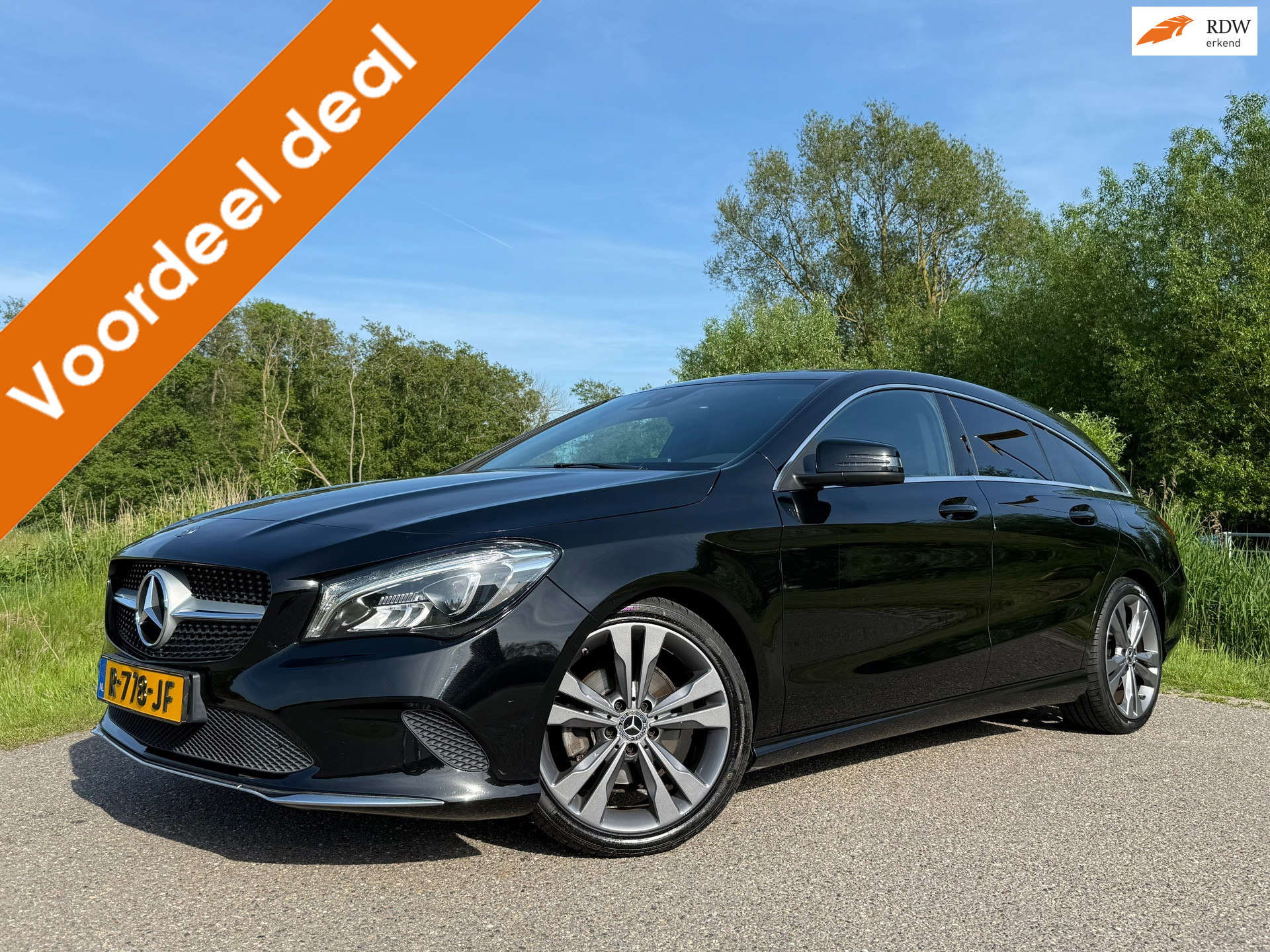 Mercedes-Benz Cla 180 D 180d Business Solution AMG / Harman-Kardon / Leder / Camera / Navi / 18" Velgen / Clima / 2018 - voorkant