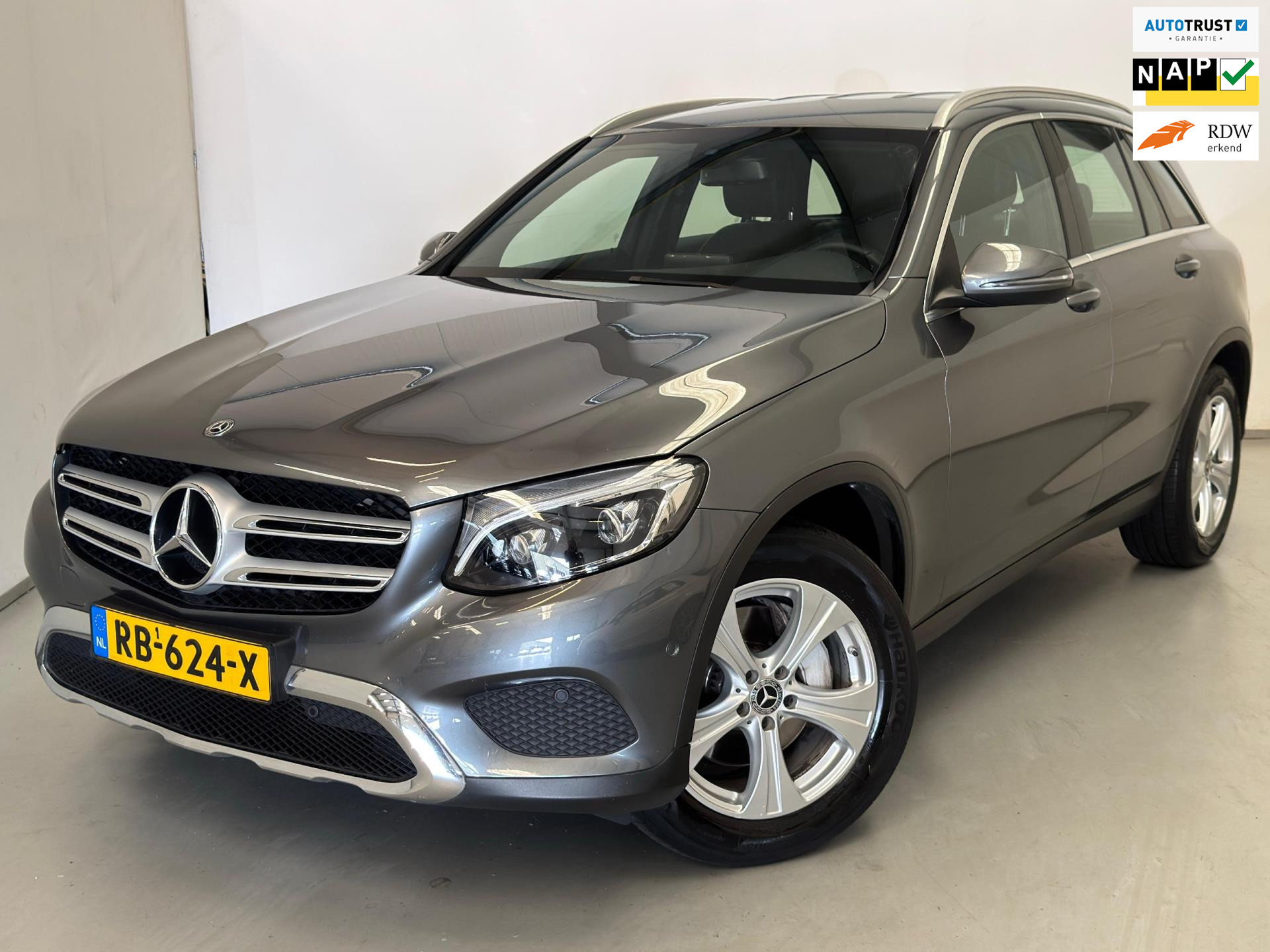 Mercedes-Benz GLC 220 D 4Matic 220d 4Matic / NL-auto / Stoelverwarming 2017 - voorkant