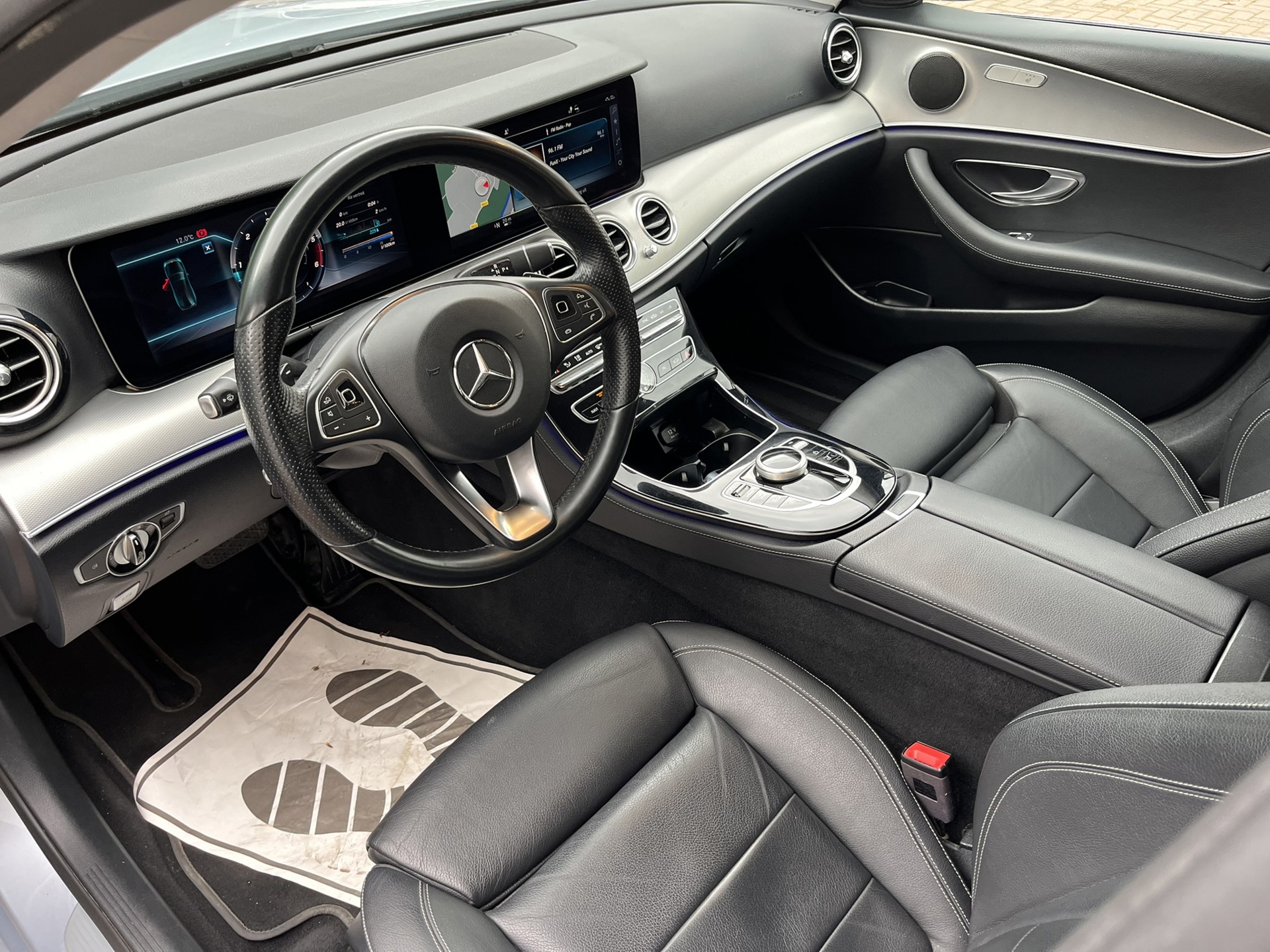Foto van Mercedes-Benz E 200 D