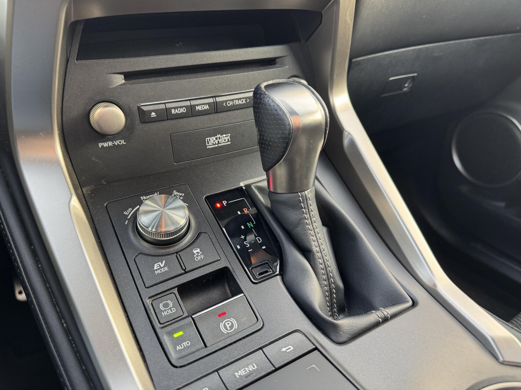 Foto van Lexus Lexus Nx300h