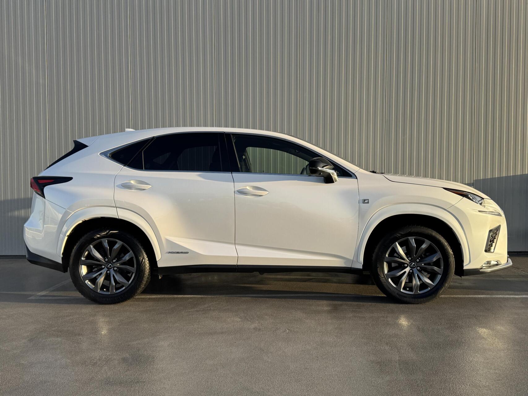 Foto van Lexus Lexus Nx300h