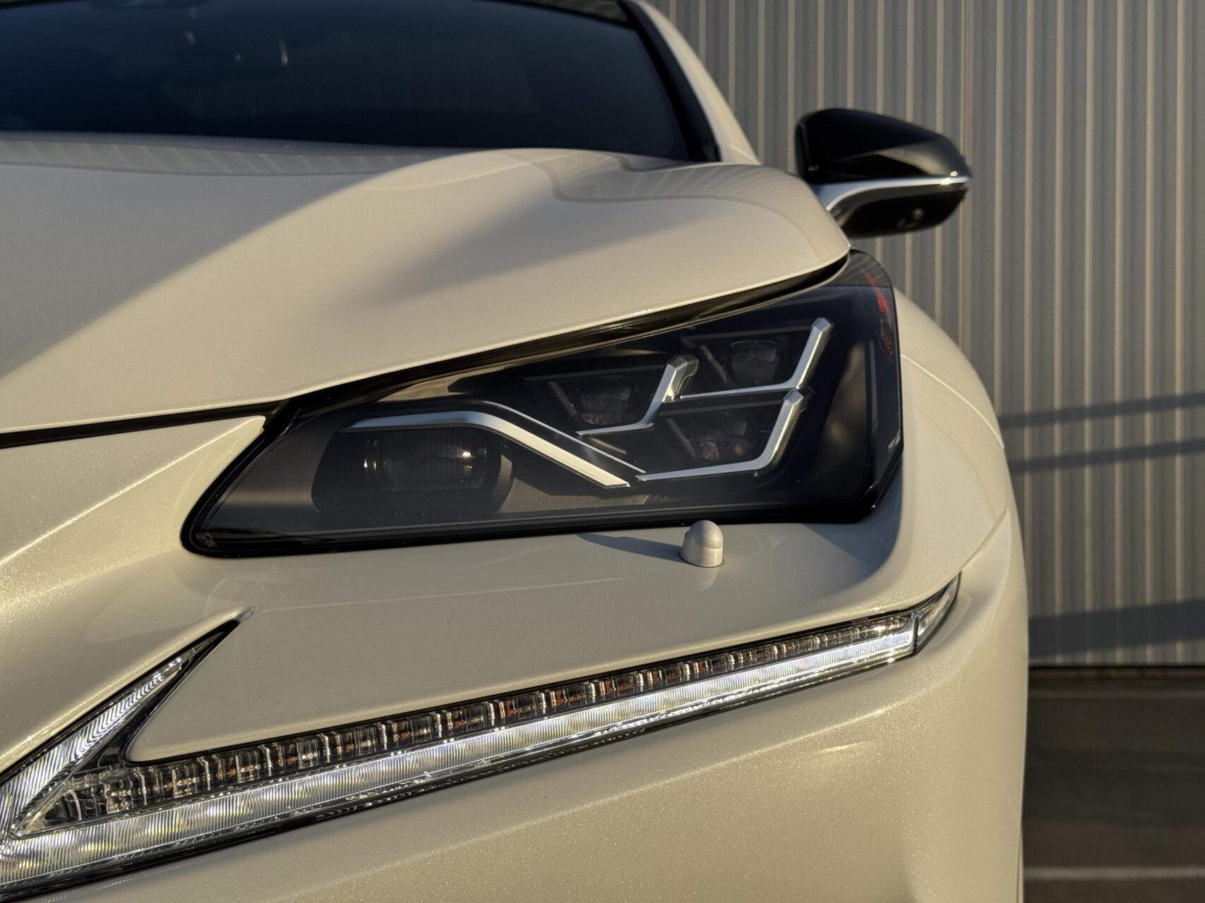 Foto van Lexus Lexus Nx300h