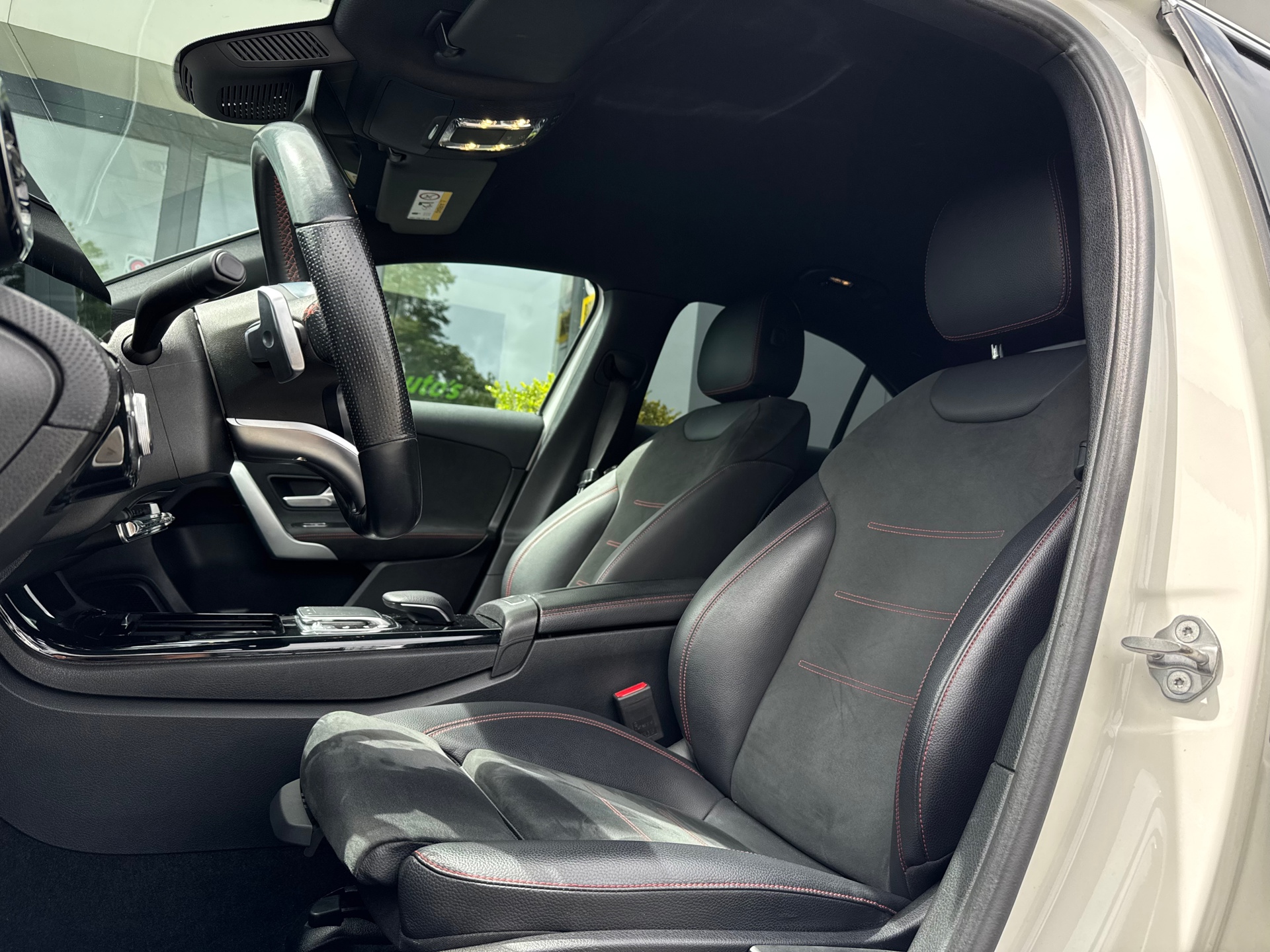 Foto van Mercedes-Benz A 200