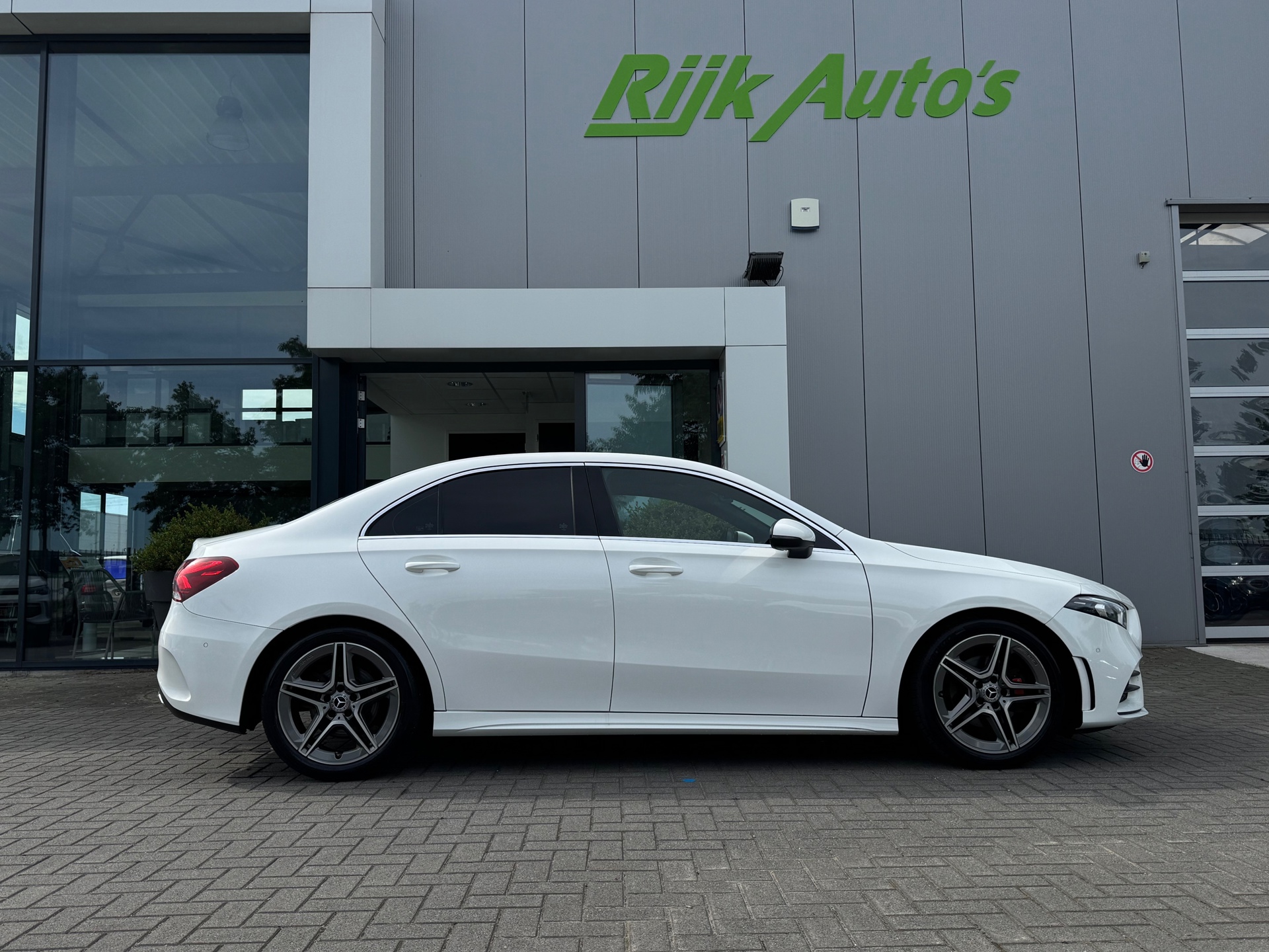 Foto van Mercedes-Benz A 200