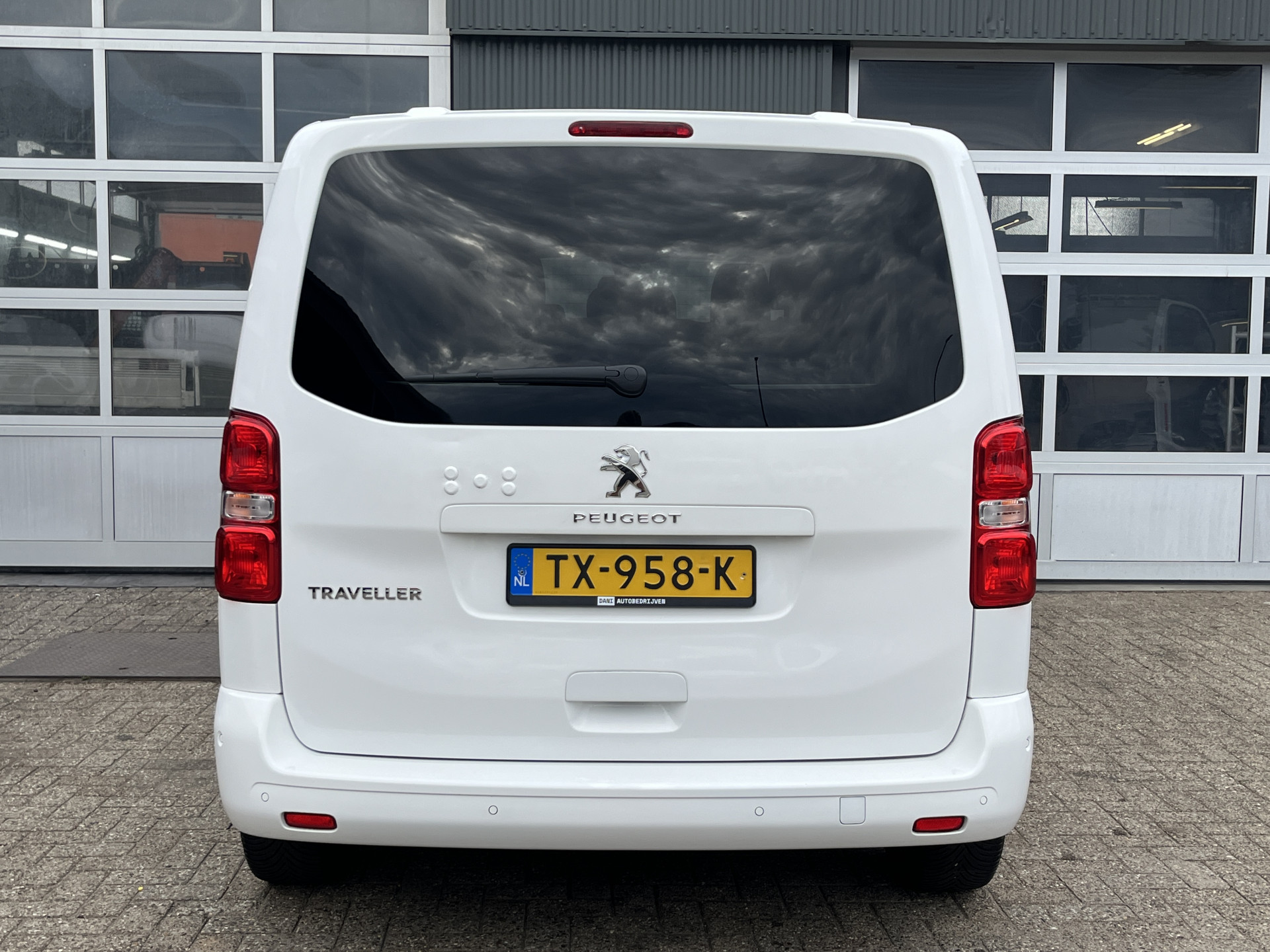 Foto van Peugeot Expert Traveller