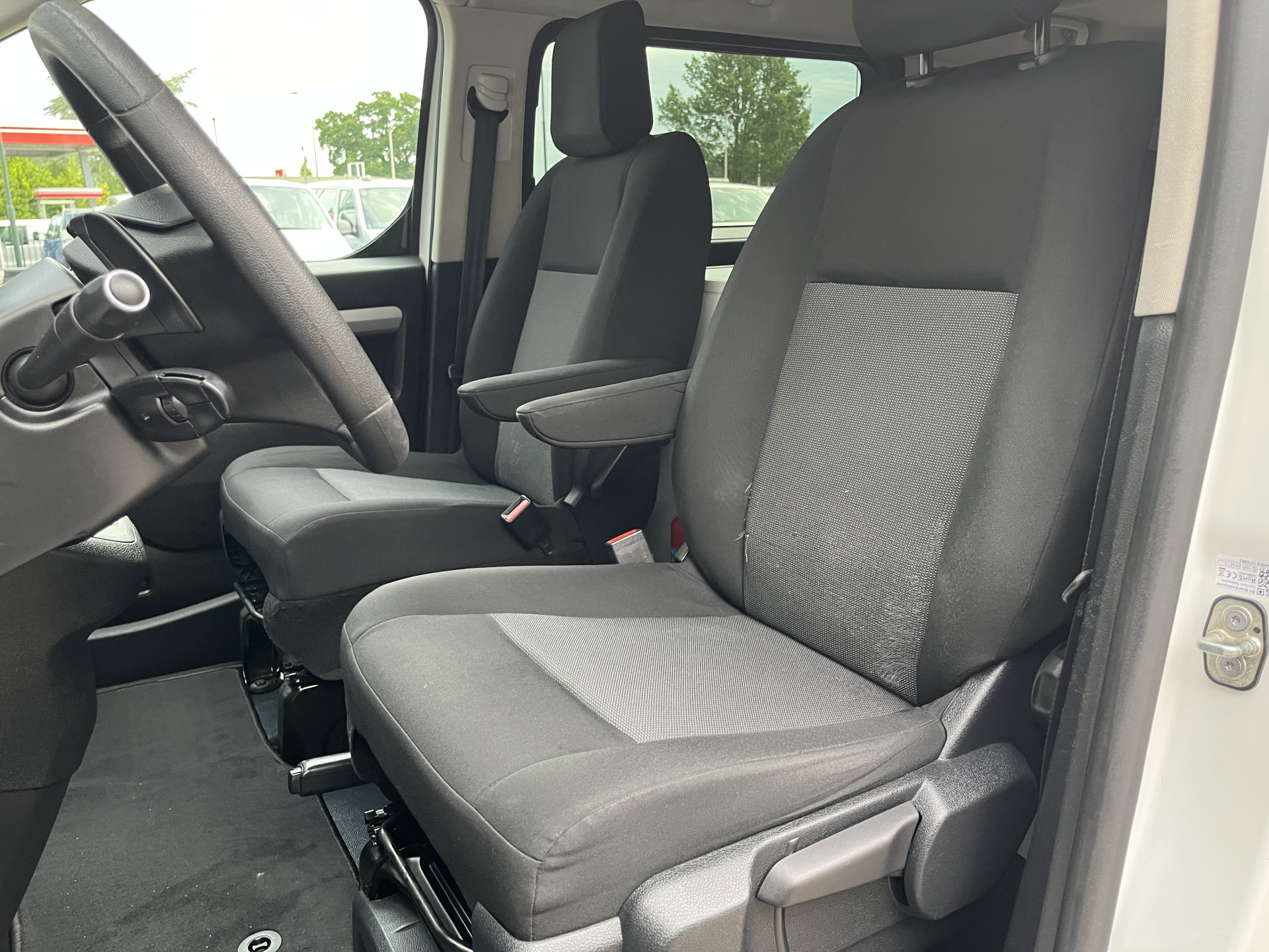 Foto van Peugeot Expert Traveller
