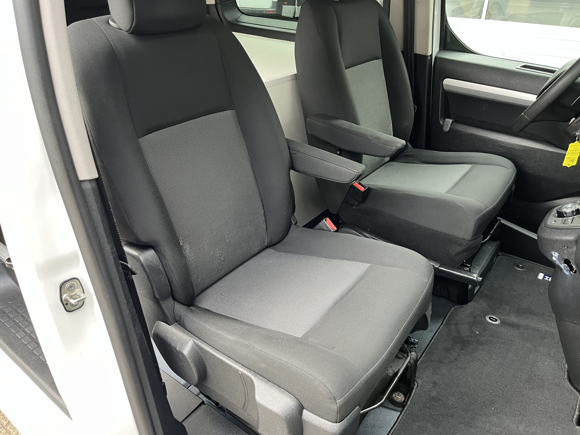 Foto van Peugeot Expert Traveller